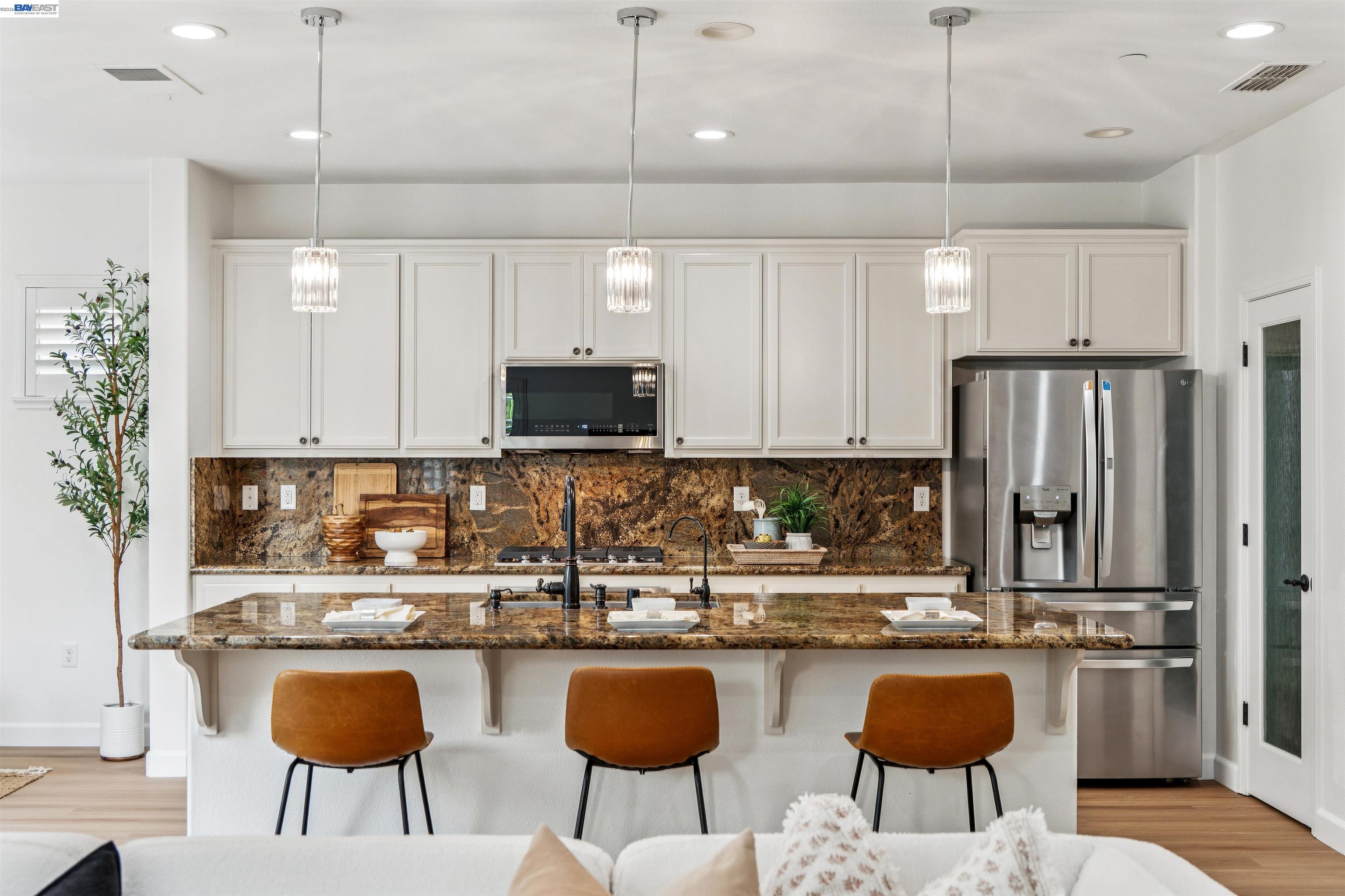 Detail Gallery Image 4 of 46 For 4431 Duccio Pl, Dublin,  CA 94568 - 4 Beds | 3/1 Baths