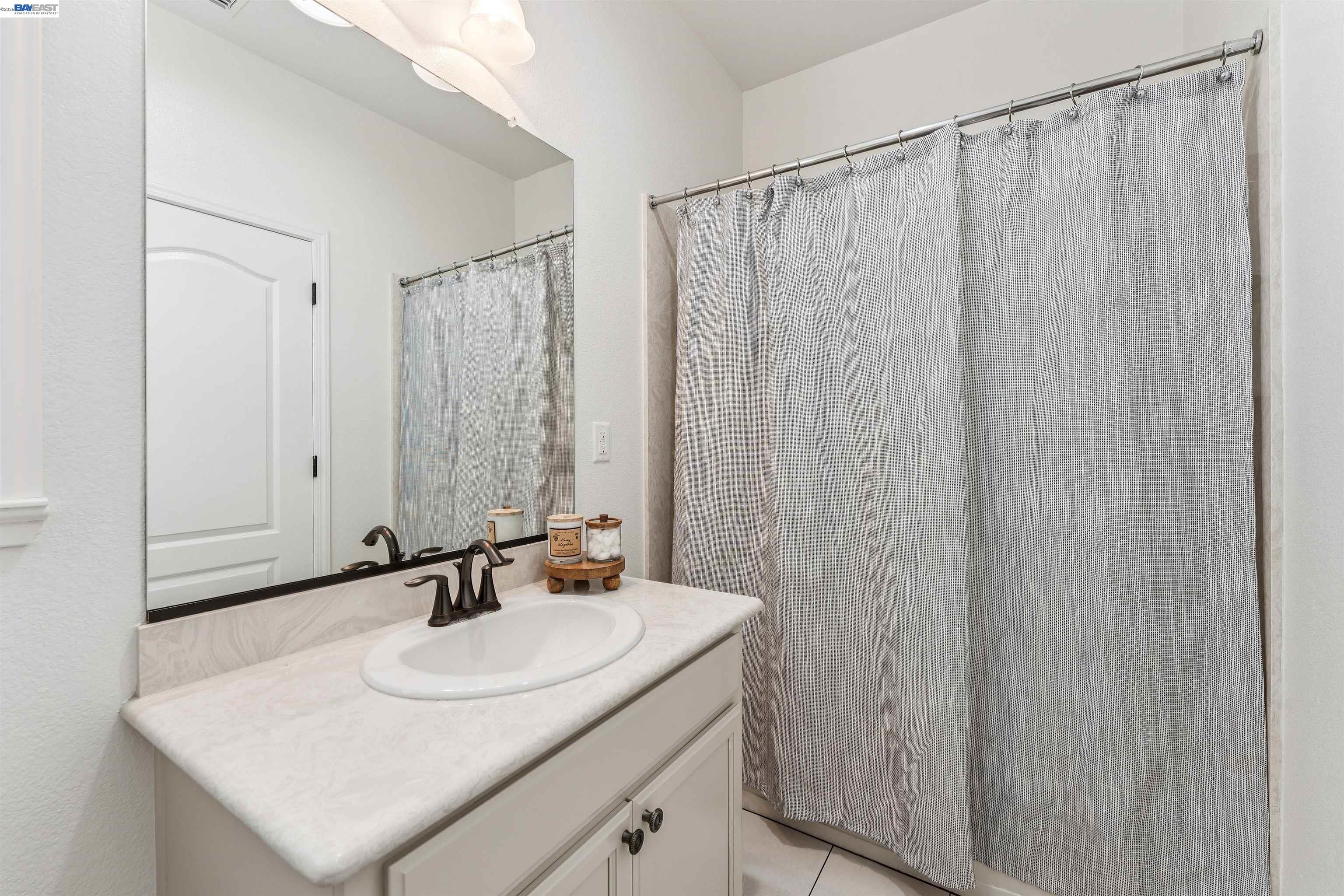 Detail Gallery Image 32 of 46 For 4431 Duccio Pl, Dublin,  CA 94568 - 4 Beds | 3/1 Baths