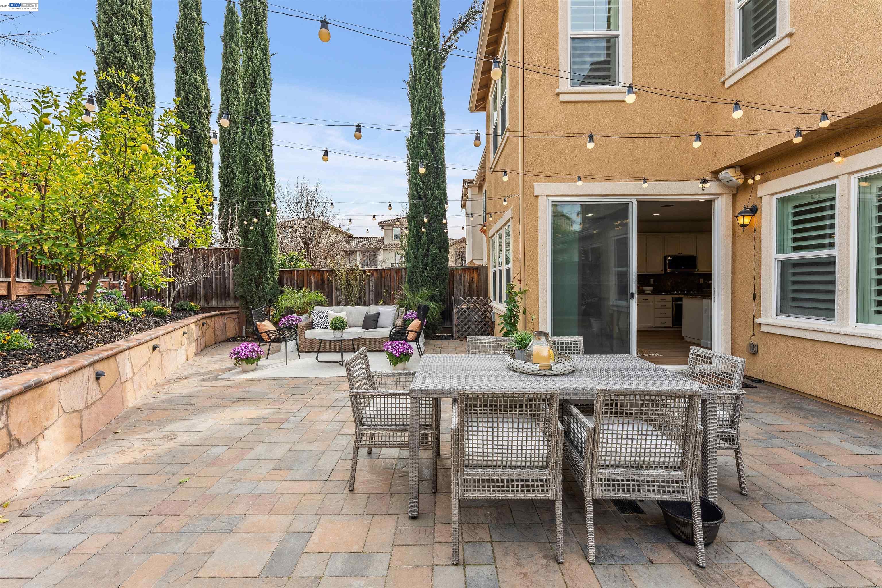 Detail Gallery Image 7 of 46 For 4431 Duccio Pl, Dublin,  CA 94568 - 4 Beds | 3/1 Baths