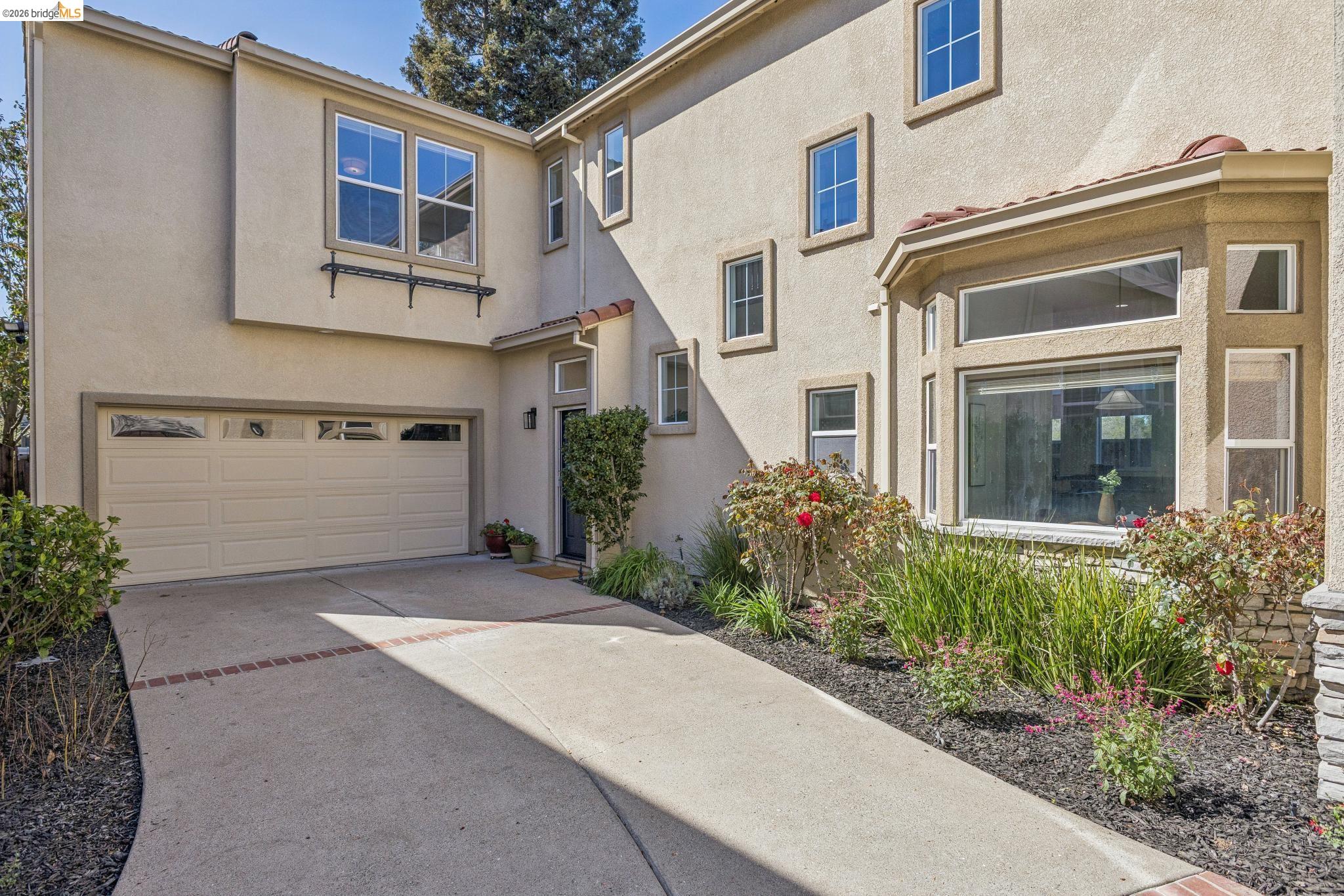 Detail Gallery Image 2 of 49 For 548 Gabriel Ct, Walnut Creek,  CA 94597 - 4 Beds | 2/1 Baths