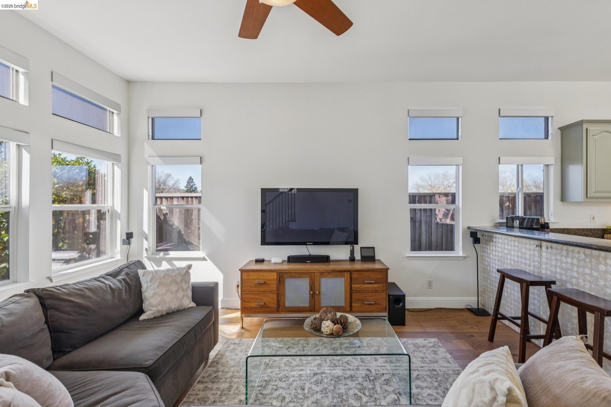 Detail Gallery Image 19 of 49 For 548 Gabriel Ct, Walnut Creek,  CA 94597 - 4 Beds | 2/1 Baths