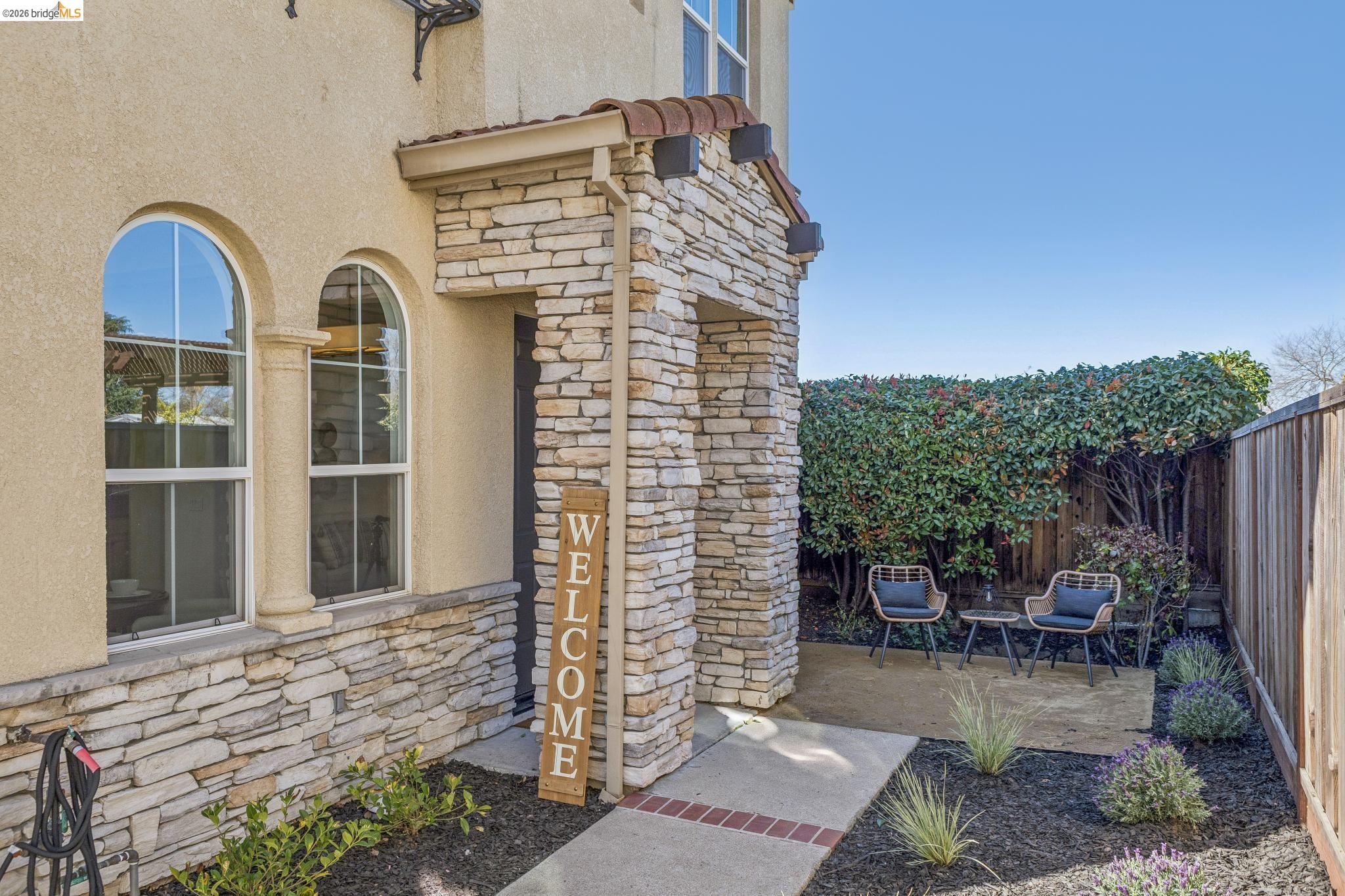Detail Gallery Image 3 of 49 For 548 Gabriel Ct, Walnut Creek,  CA 94597 - 4 Beds | 2/1 Baths