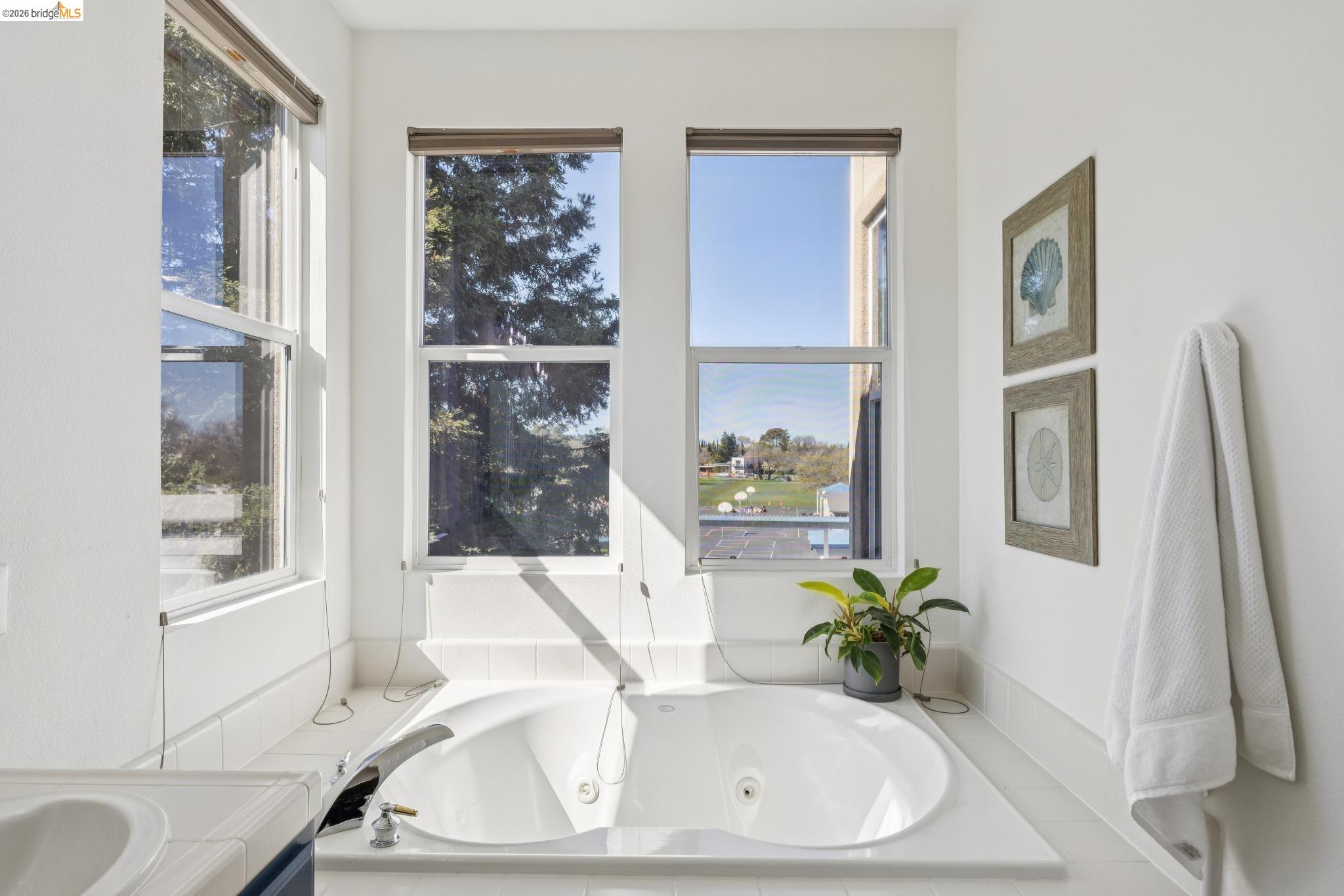 Detail Gallery Image 31 of 49 For 548 Gabriel Ct, Walnut Creek,  CA 94597 - 4 Beds | 2/1 Baths