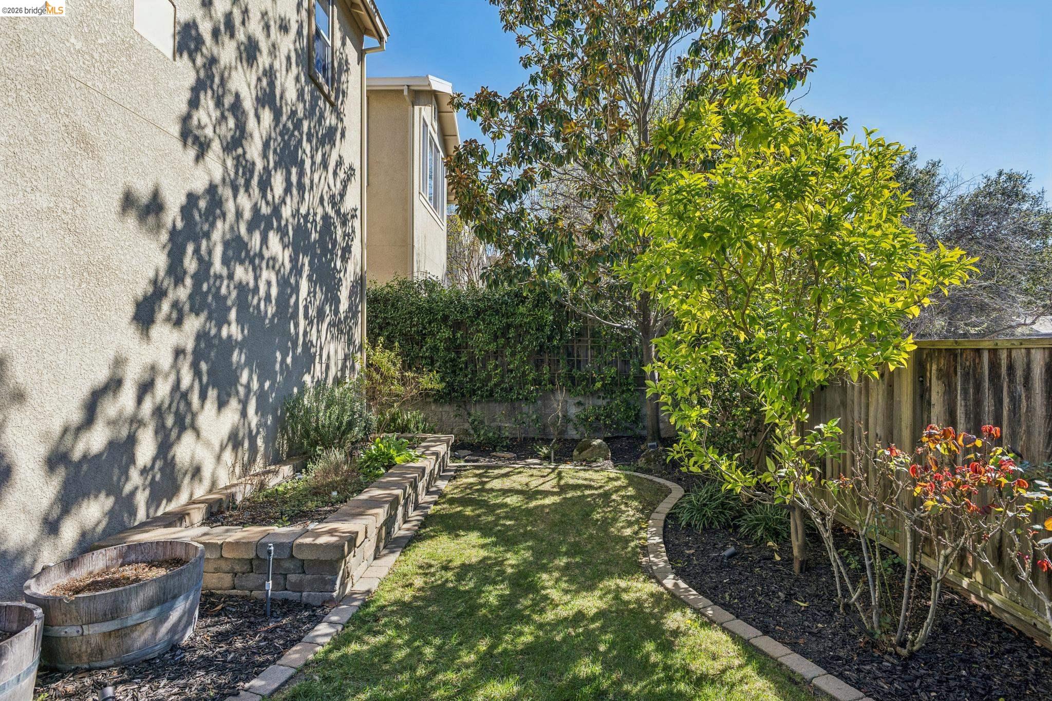 Detail Gallery Image 45 of 49 For 548 Gabriel Ct, Walnut Creek,  CA 94597 - 4 Beds | 2/1 Baths