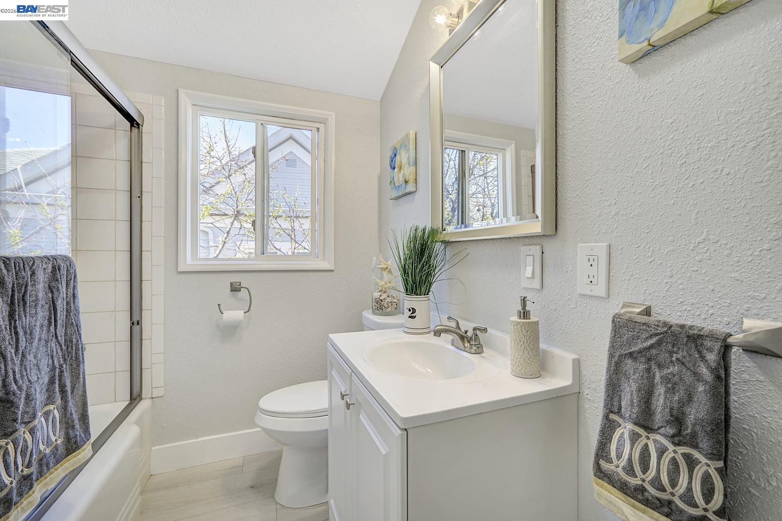 Detail Gallery Image 22 of 56 For 2834 Abbey St, Oakland,  CA 94619 - 4 Beds | 3/1 Baths