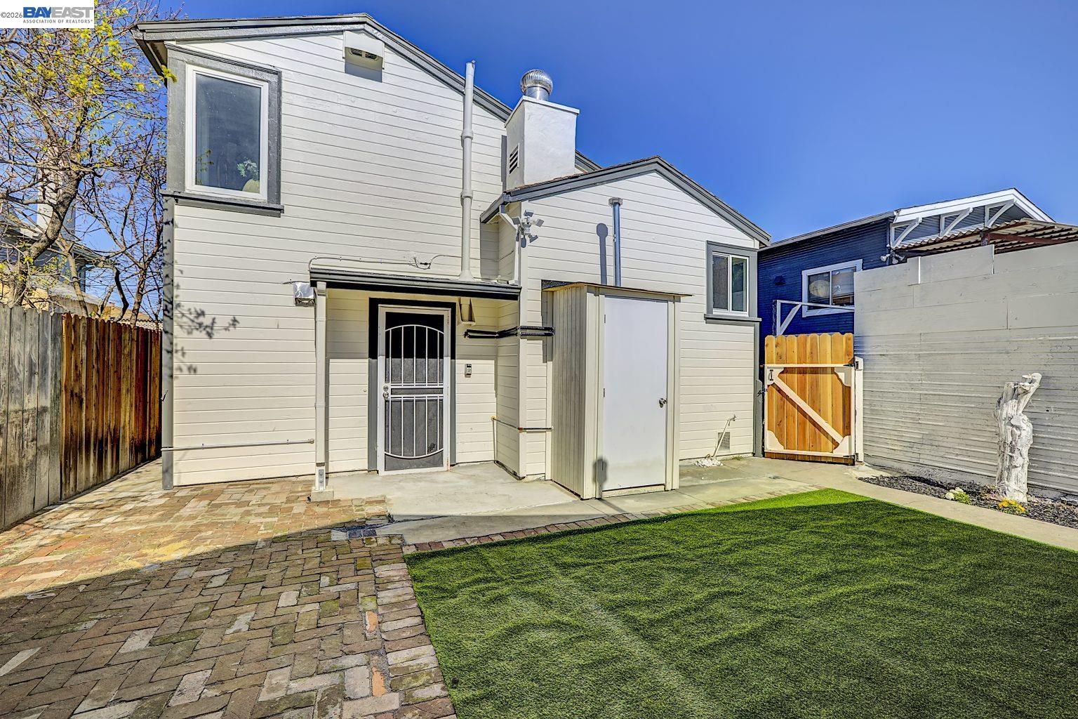 Detail Gallery Image 25 of 56 For 2834 Abbey St, Oakland,  CA 94619 - 4 Beds | 3/1 Baths