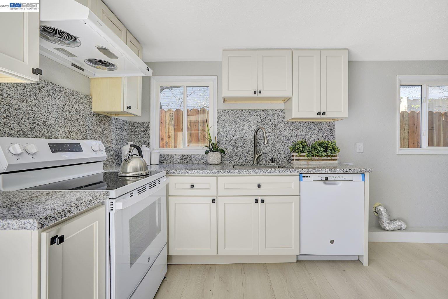 Detail Gallery Image 30 of 56 For 2834 Abbey St, Oakland,  CA 94619 - 4 Beds | 3/1 Baths