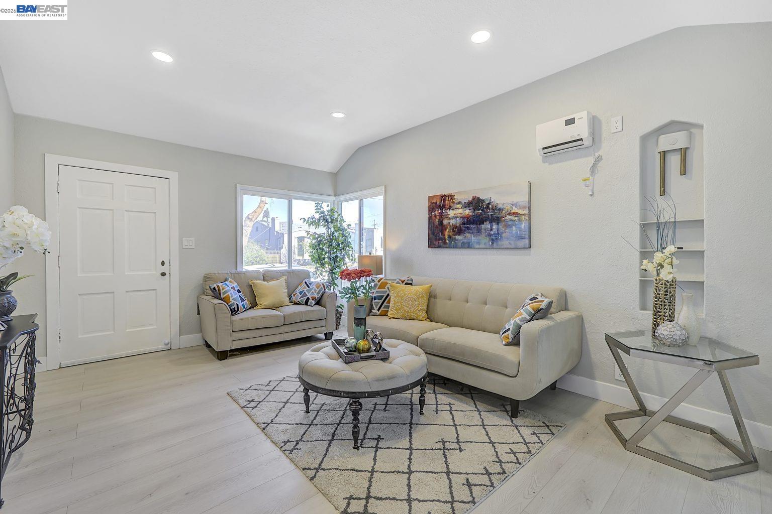 Detail Gallery Image 4 of 56 For 2834 Abbey St, Oakland,  CA 94619 - 4 Beds | 3/1 Baths