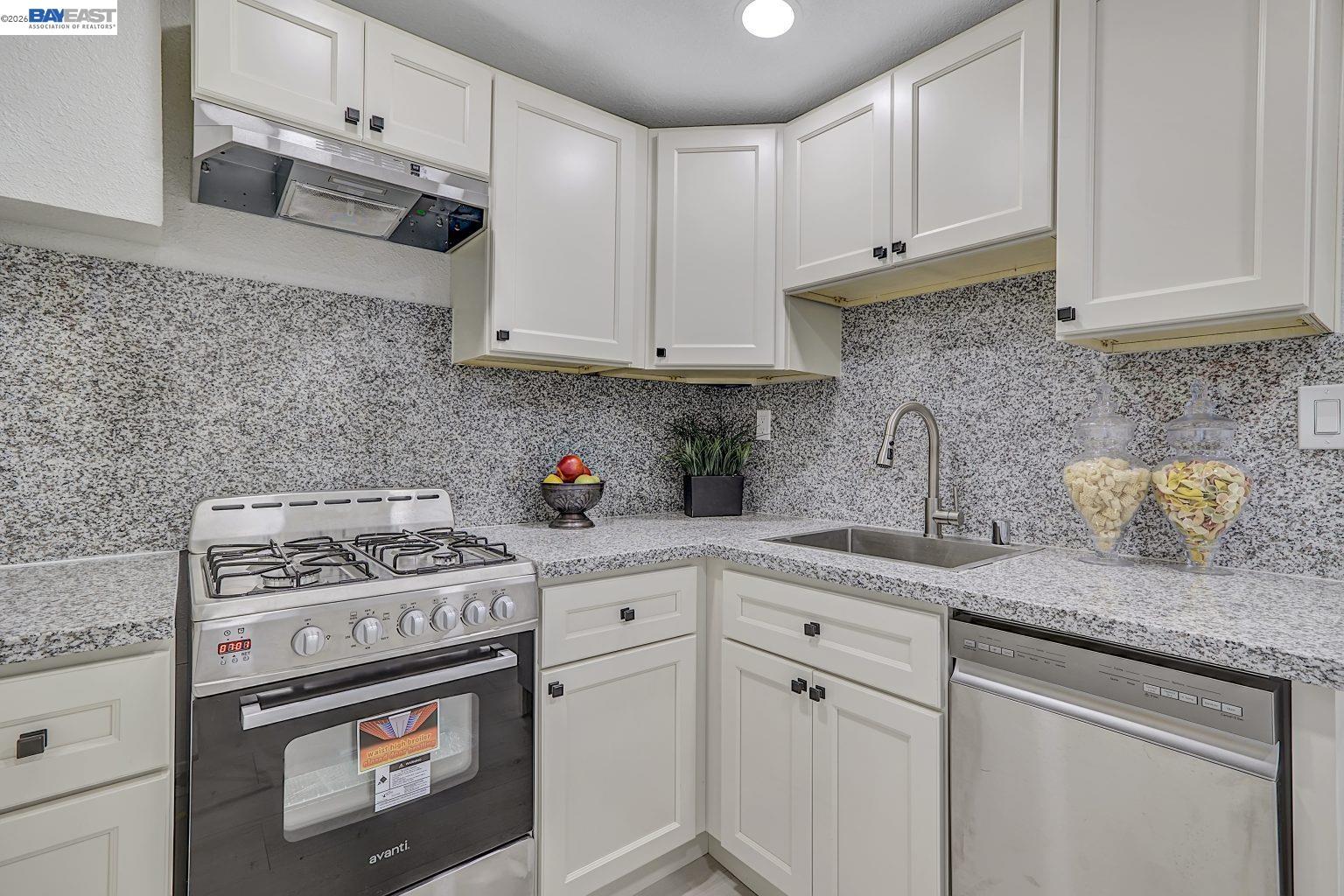 Detail Gallery Image 38 of 56 For 2834 Abbey St, Oakland,  CA 94619 - 4 Beds | 3/1 Baths