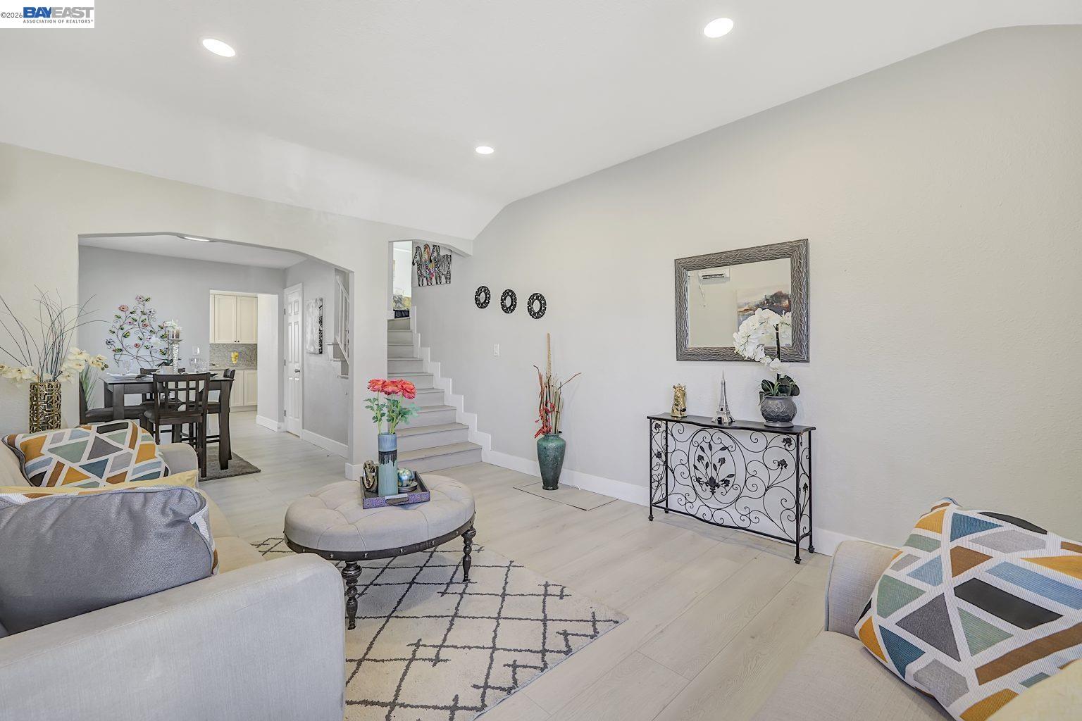 Detail Gallery Image 5 of 56 For 2834 Abbey St, Oakland,  CA 94619 - 4 Beds | 3/1 Baths