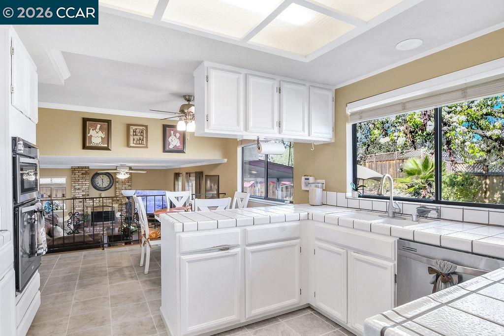 Detail Gallery Image 6 of 37 For 1512 Mellissa Ct, Antioch,  CA 94509 - 3 Beds | 2/1 Baths