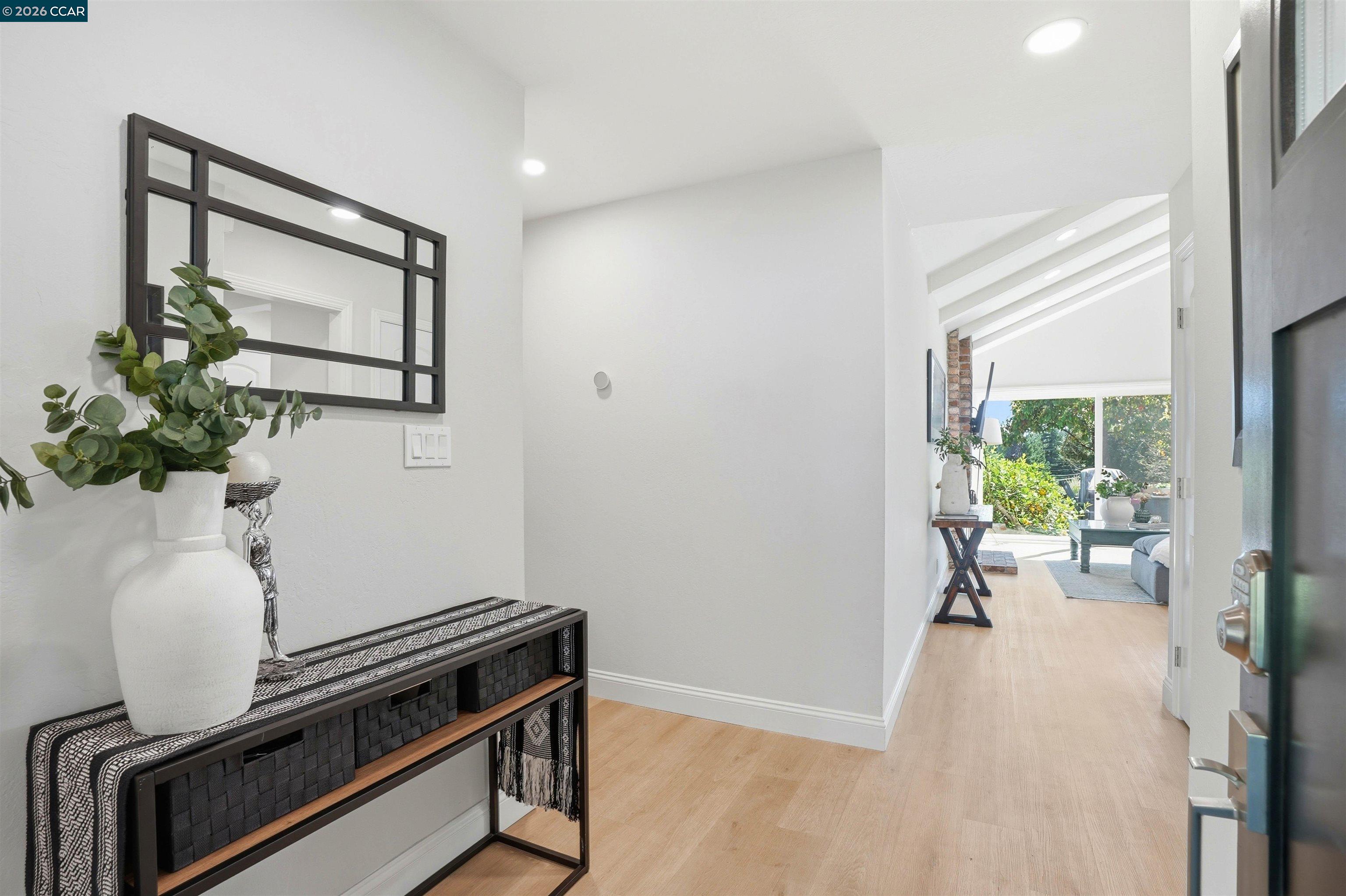 Detail Gallery Image 5 of 45 For 930 Pinto Ct, Walnut Creek,  CA 94596 - 4 Beds | 2/1 Baths