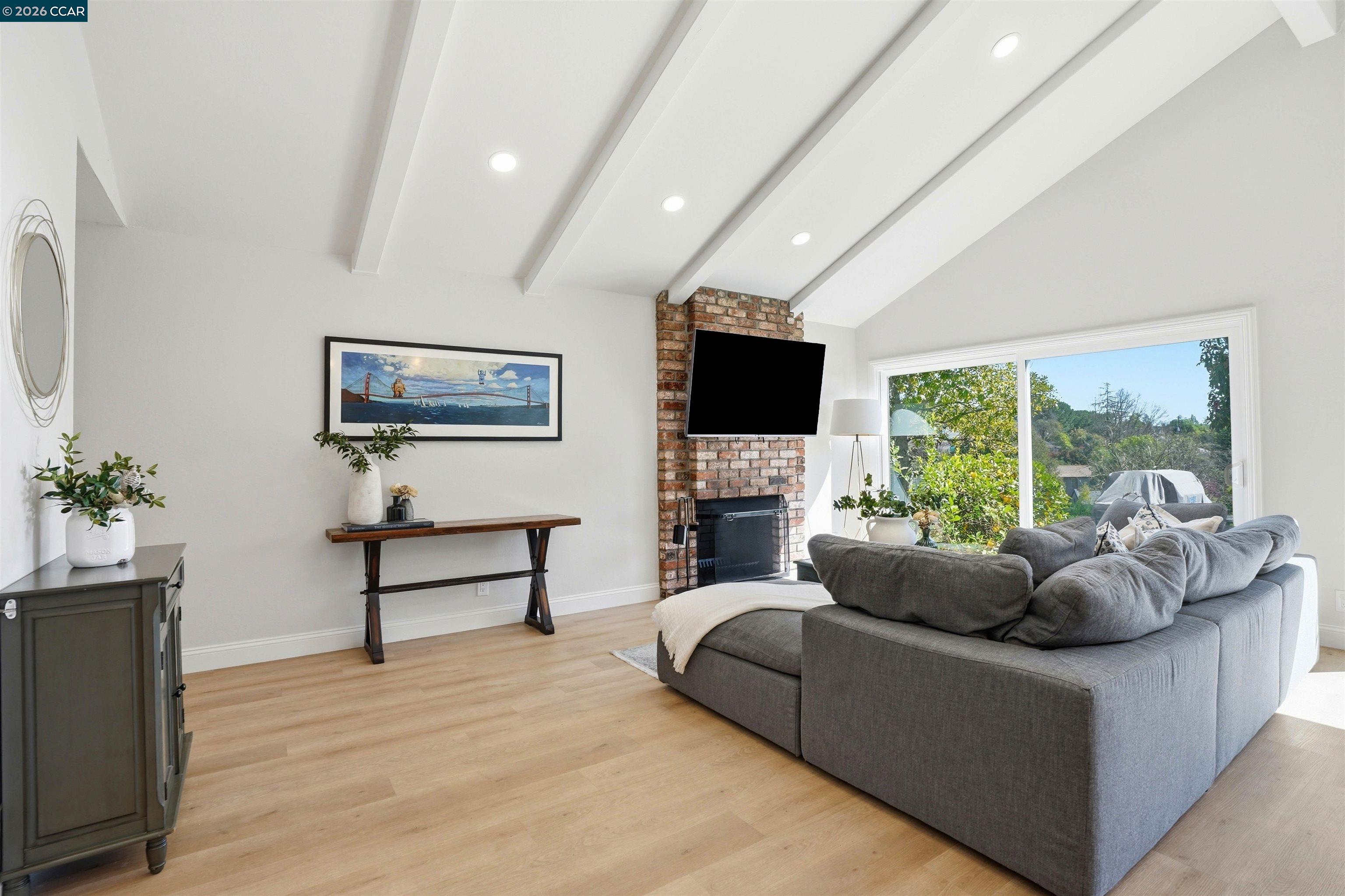 Detail Gallery Image 9 of 45 For 930 Pinto Ct, Walnut Creek,  CA 94596 - 4 Beds | 2/1 Baths