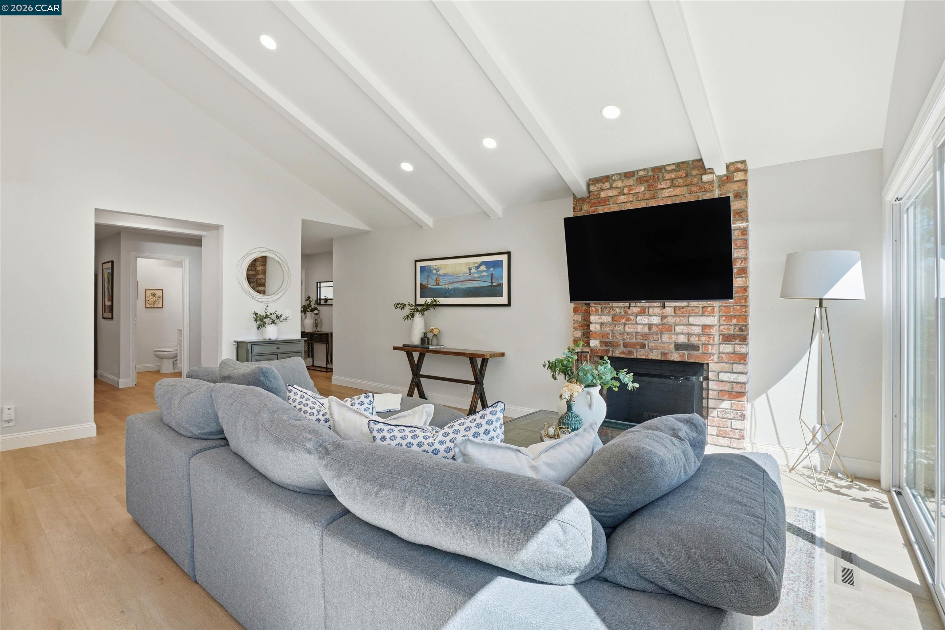 Detail Gallery Image 10 of 45 For 930 Pinto Ct, Walnut Creek,  CA 94596 - 4 Beds | 2/1 Baths