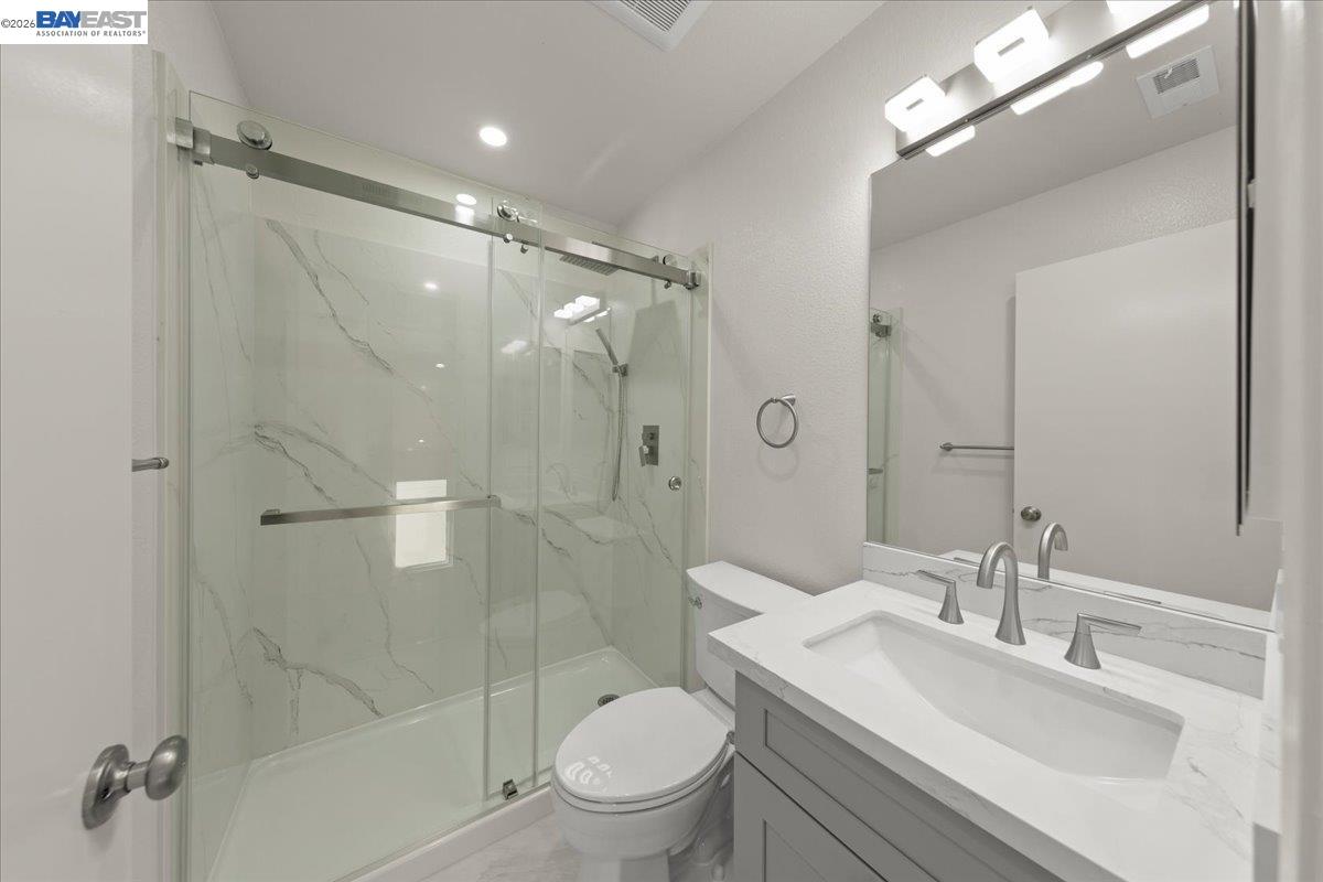 Detail Gallery Image 17 of 26 For 5395 Twilight Cmn, Fremont,  CA 94555 - 4 Beds | 2/1 Baths