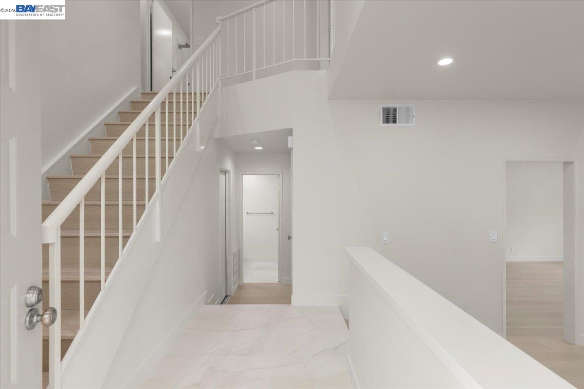 Detail Gallery Image 3 of 26 For 5395 Twilight Cmn, Fremont,  CA 94555 - 4 Beds | 2/1 Baths