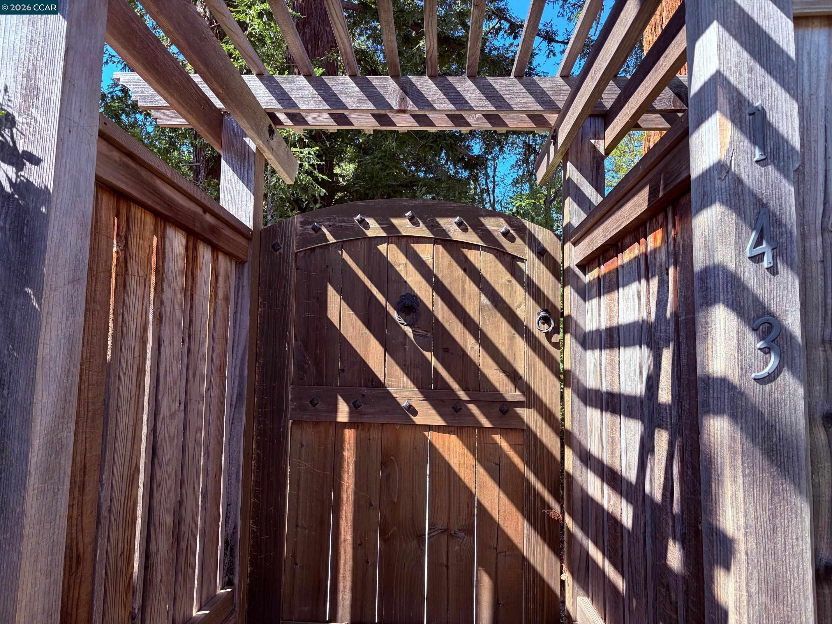 Detail Gallery Image 2 of 27 For 143 Pulido Rd, Danville,  CA 94526 - 4 Beds | 2 Baths