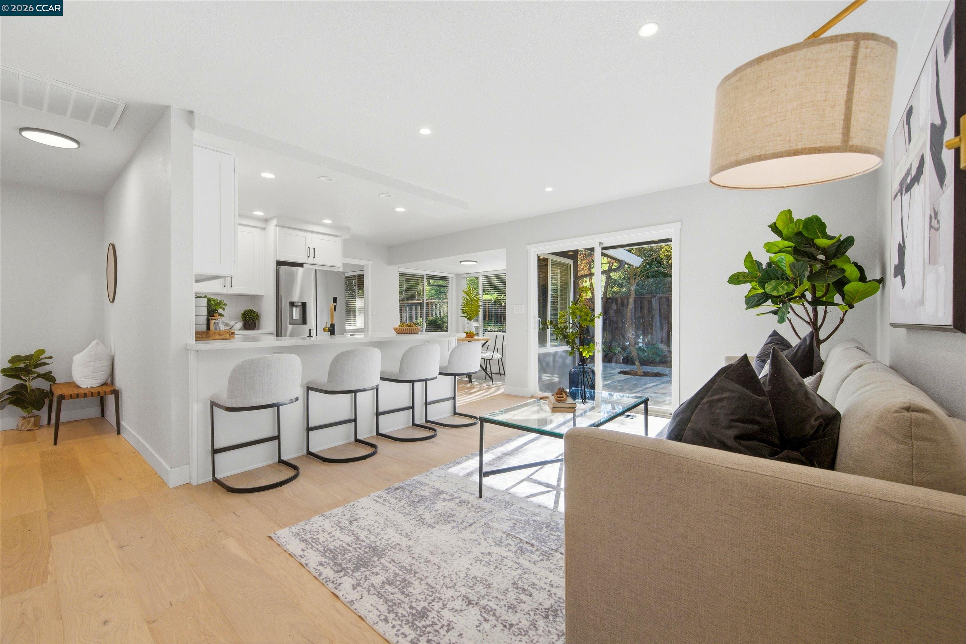 Detail Gallery Image 12 of 45 For 1911 Meredith Ct, Concord,  CA 94521 - 3 Beds | 2 Baths