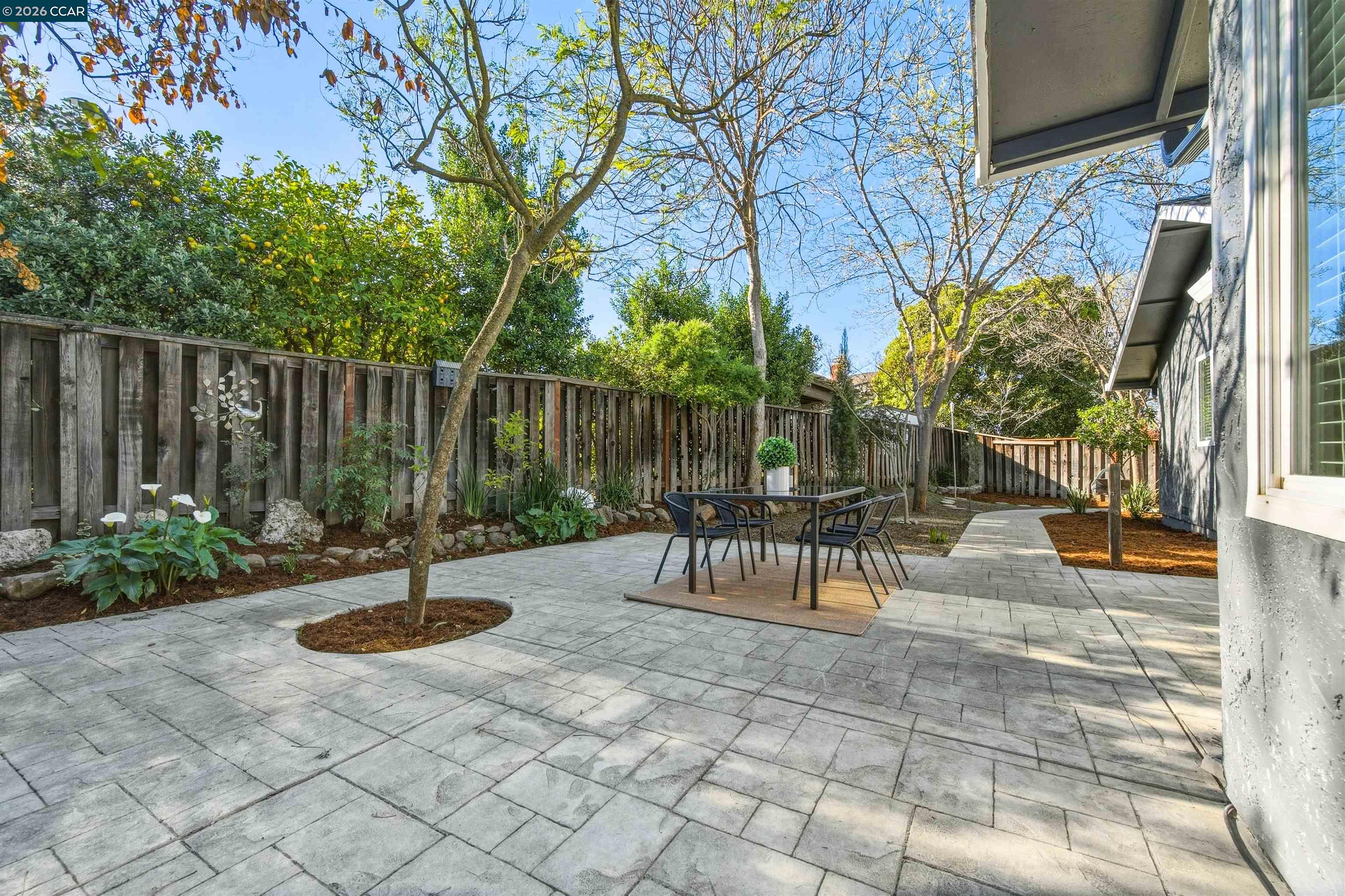 Detail Gallery Image 26 of 45 For 1911 Meredith Ct, Concord,  CA 94521 - 3 Beds | 2 Baths