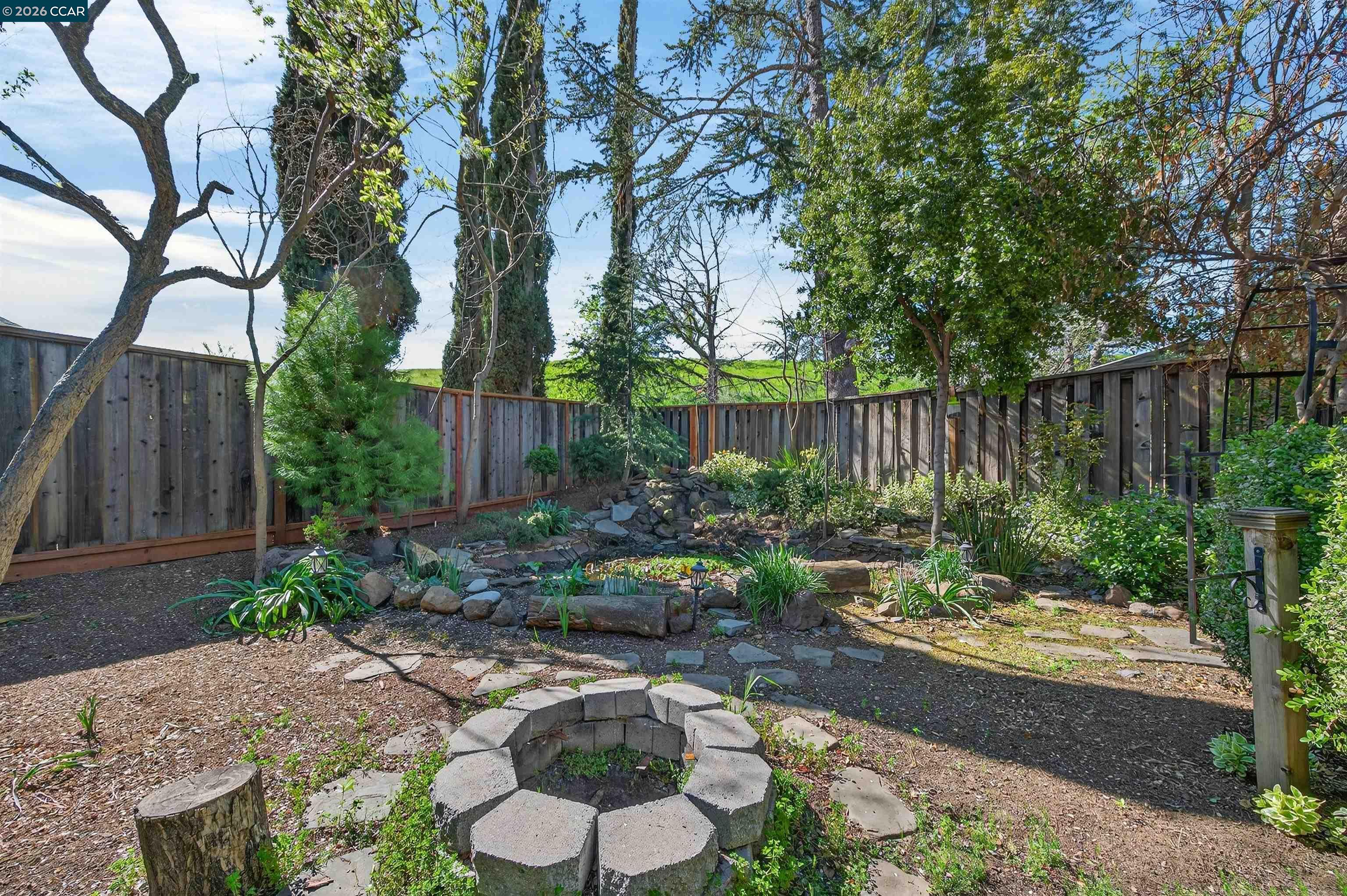 Detail Gallery Image 33 of 45 For 1911 Meredith Ct, Concord,  CA 94521 - 3 Beds | 2 Baths