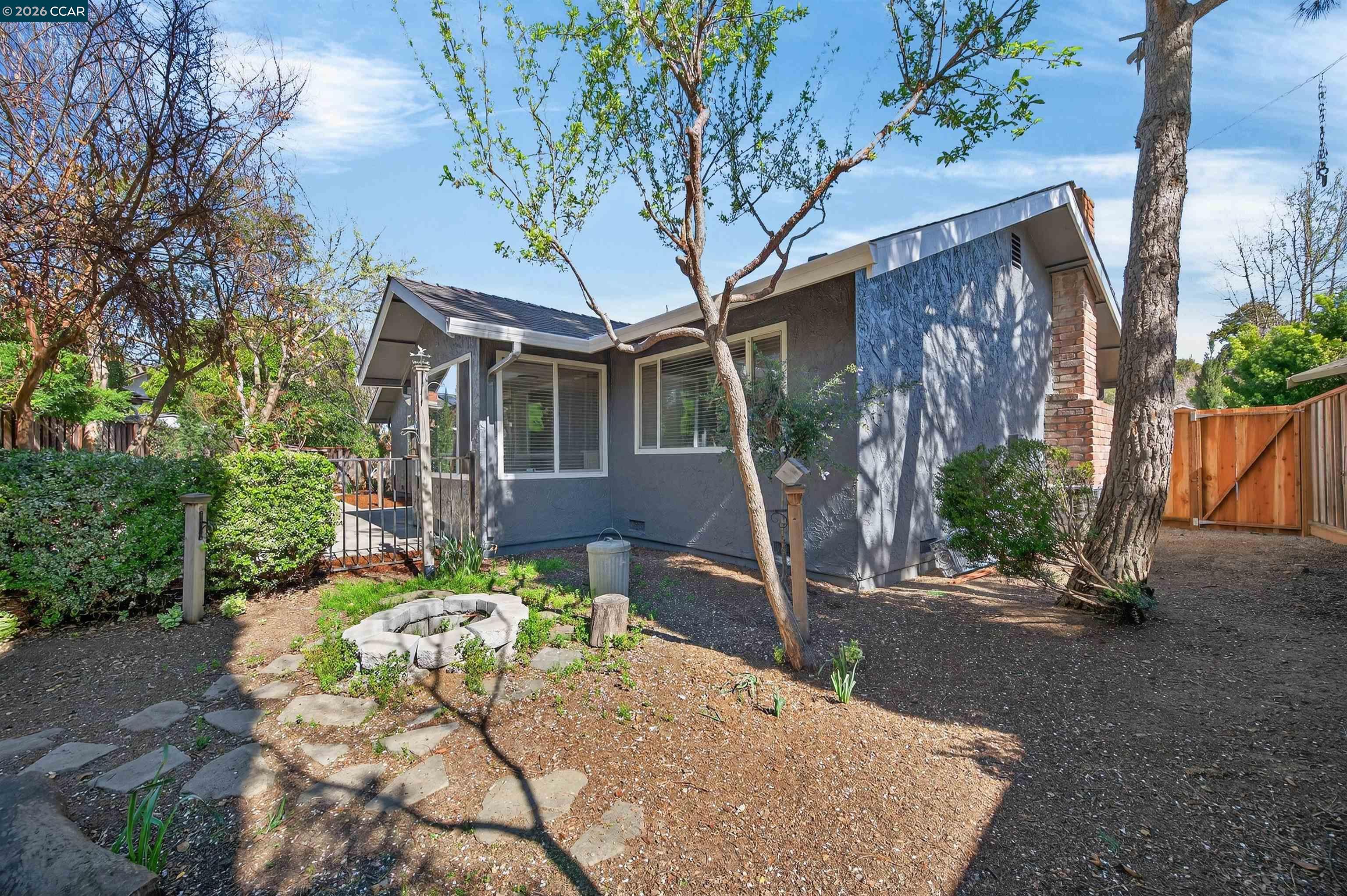 Detail Gallery Image 35 of 45 For 1911 Meredith Ct, Concord,  CA 94521 - 3 Beds | 2 Baths