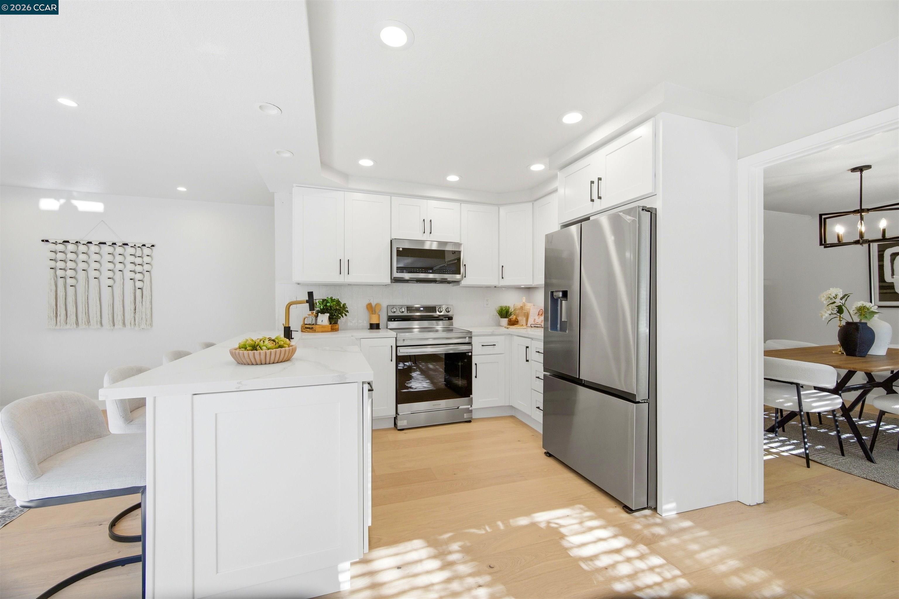 Detail Gallery Image 9 of 45 For 1911 Meredith Ct, Concord,  CA 94521 - 3 Beds | 2 Baths