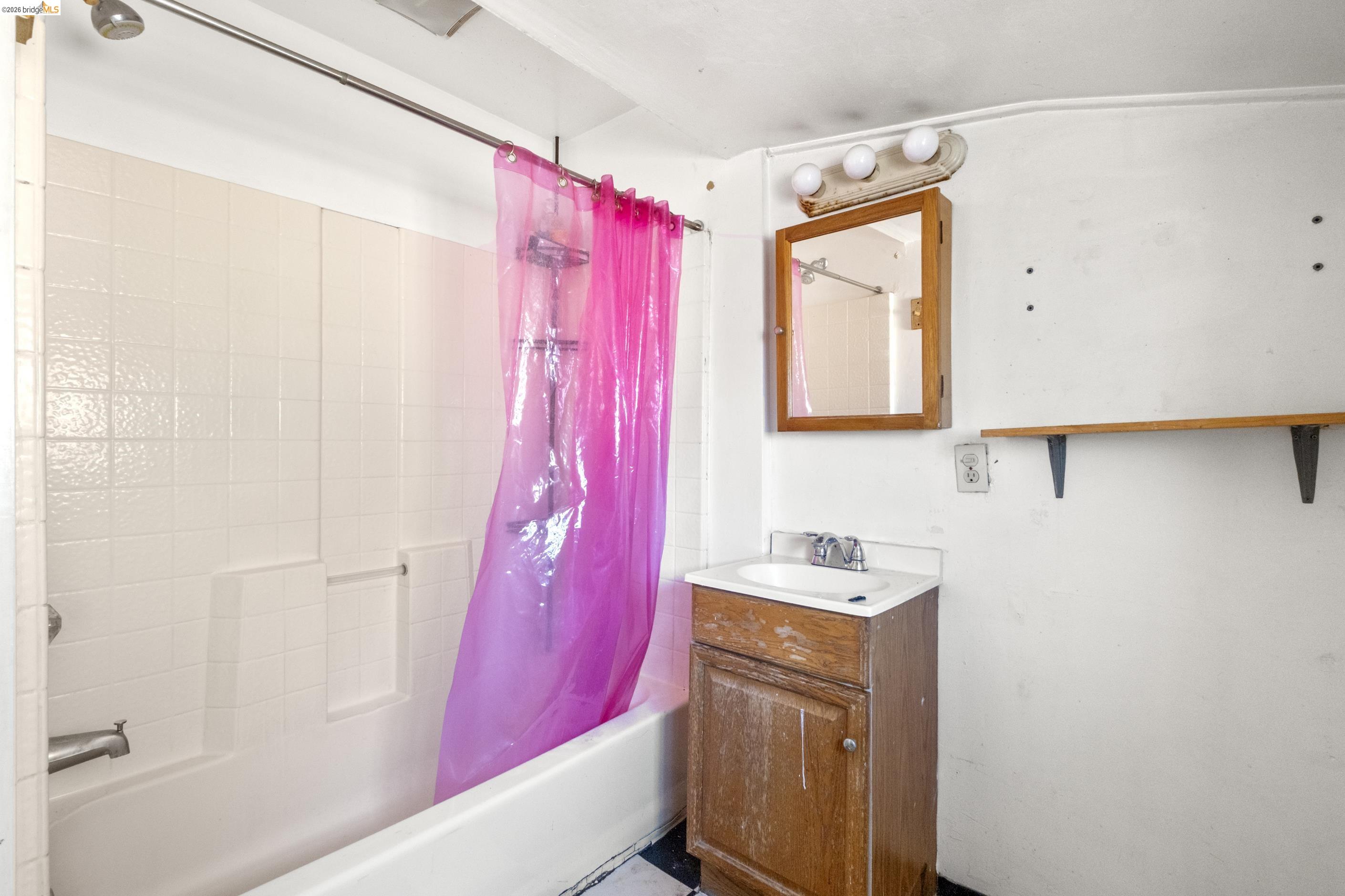 Detail Gallery Image 15 of 35 For 464 42nd St, Oakland,  CA 94609 - – Beds | – Baths