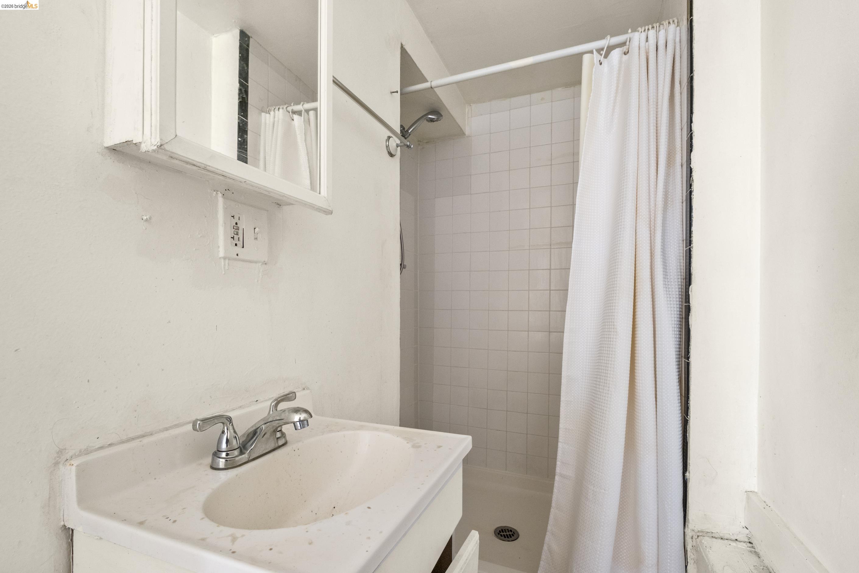 Detail Gallery Image 17 of 35 For 464 42nd St, Oakland,  CA 94609 - – Beds | – Baths