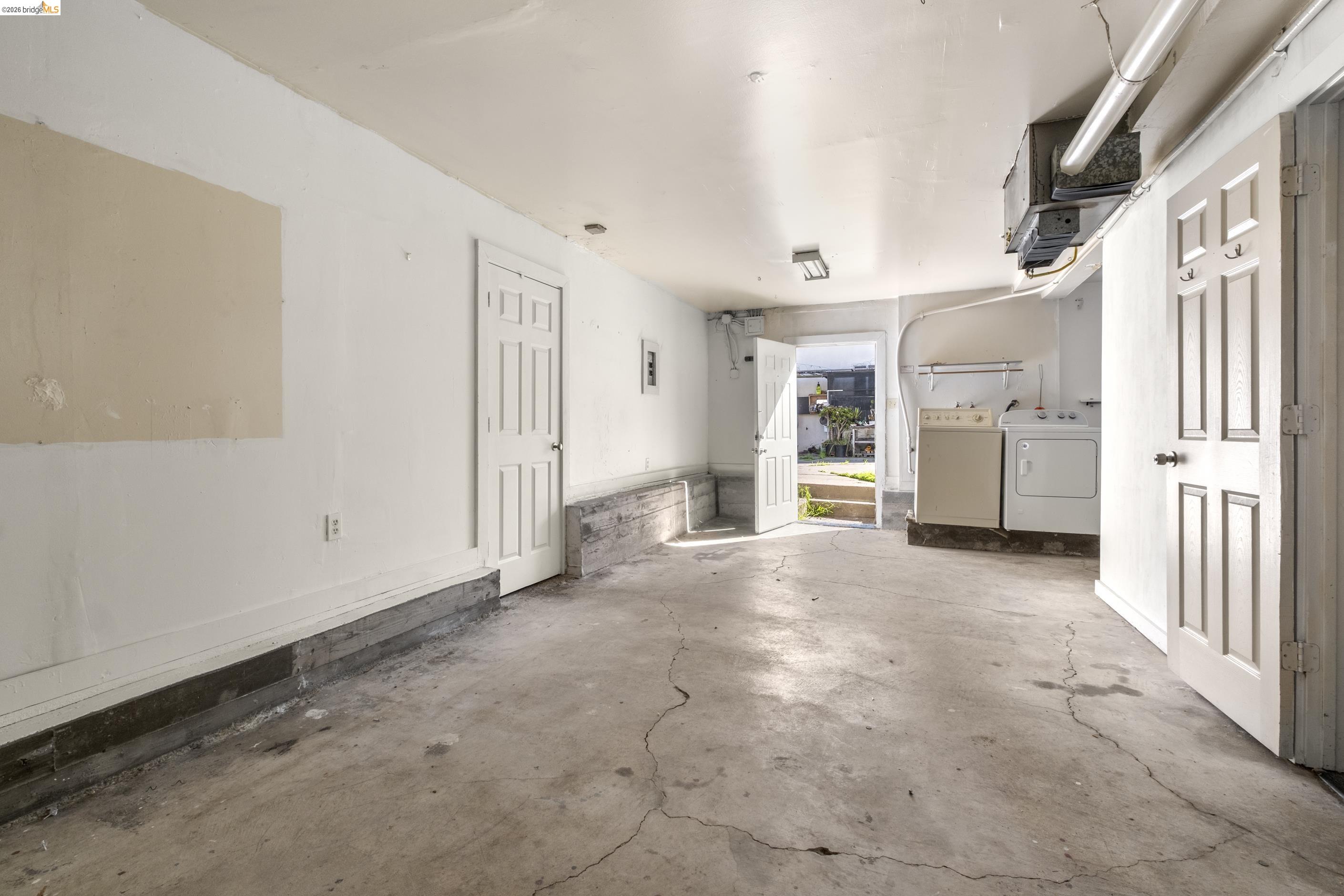 Detail Gallery Image 23 of 35 For 464 42nd St, Oakland,  CA 94609 - – Beds | – Baths