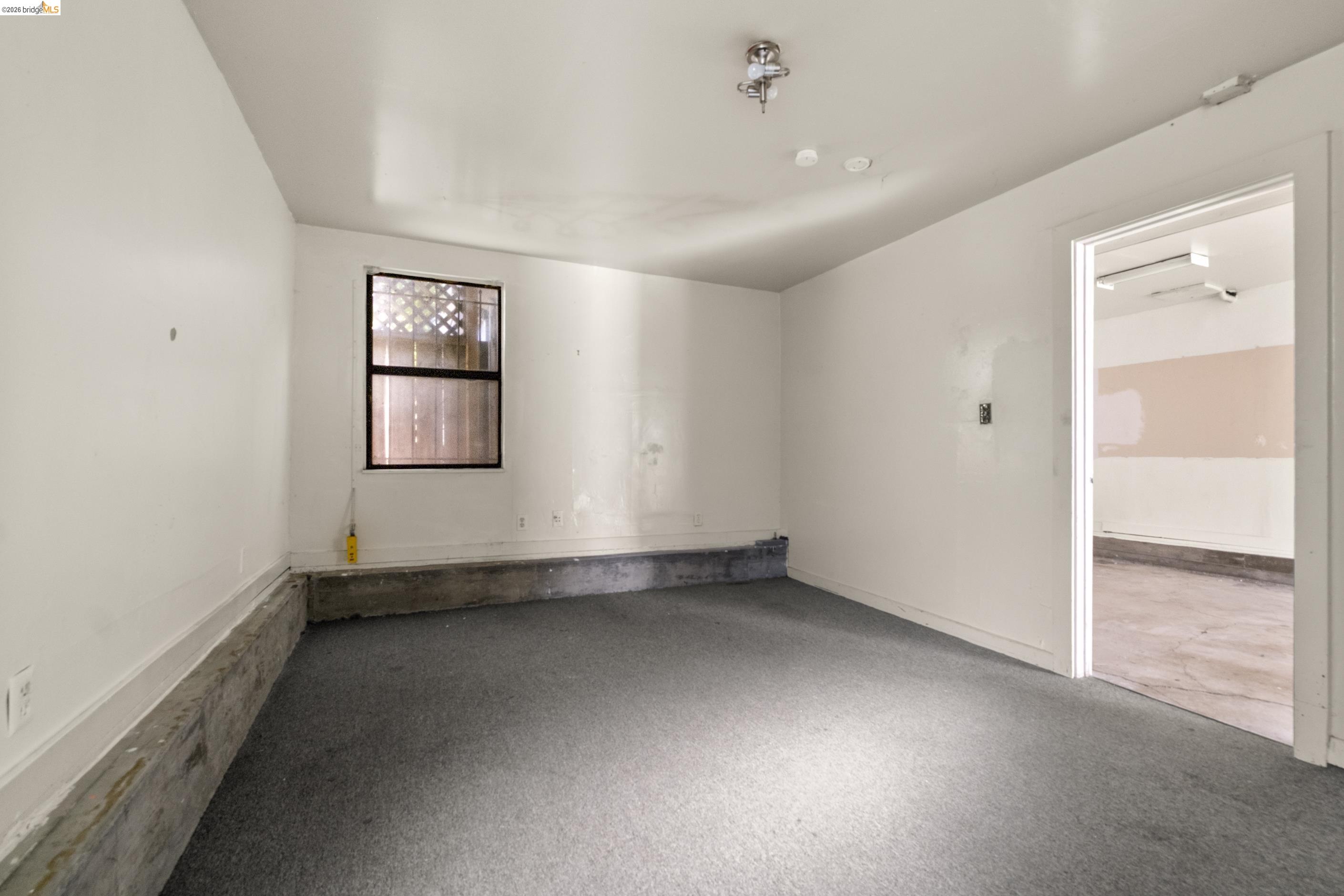 Detail Gallery Image 25 of 35 For 464 42nd St, Oakland,  CA 94609 - – Beds | – Baths