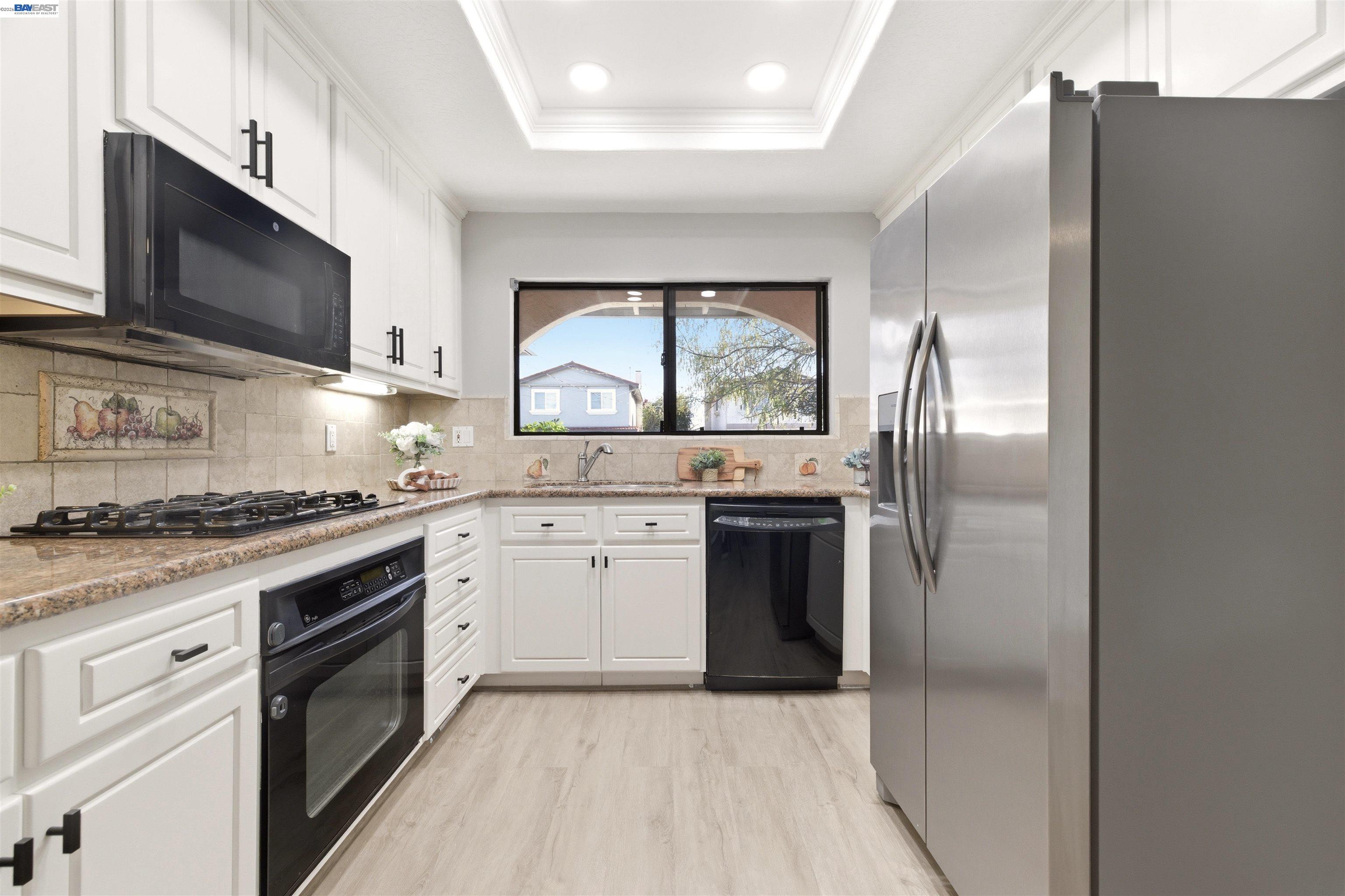 Detail Gallery Image 4 of 60 For 7060 Allegheny Dr, Dublin,  CA 94568 - 3 Beds | 2 Baths