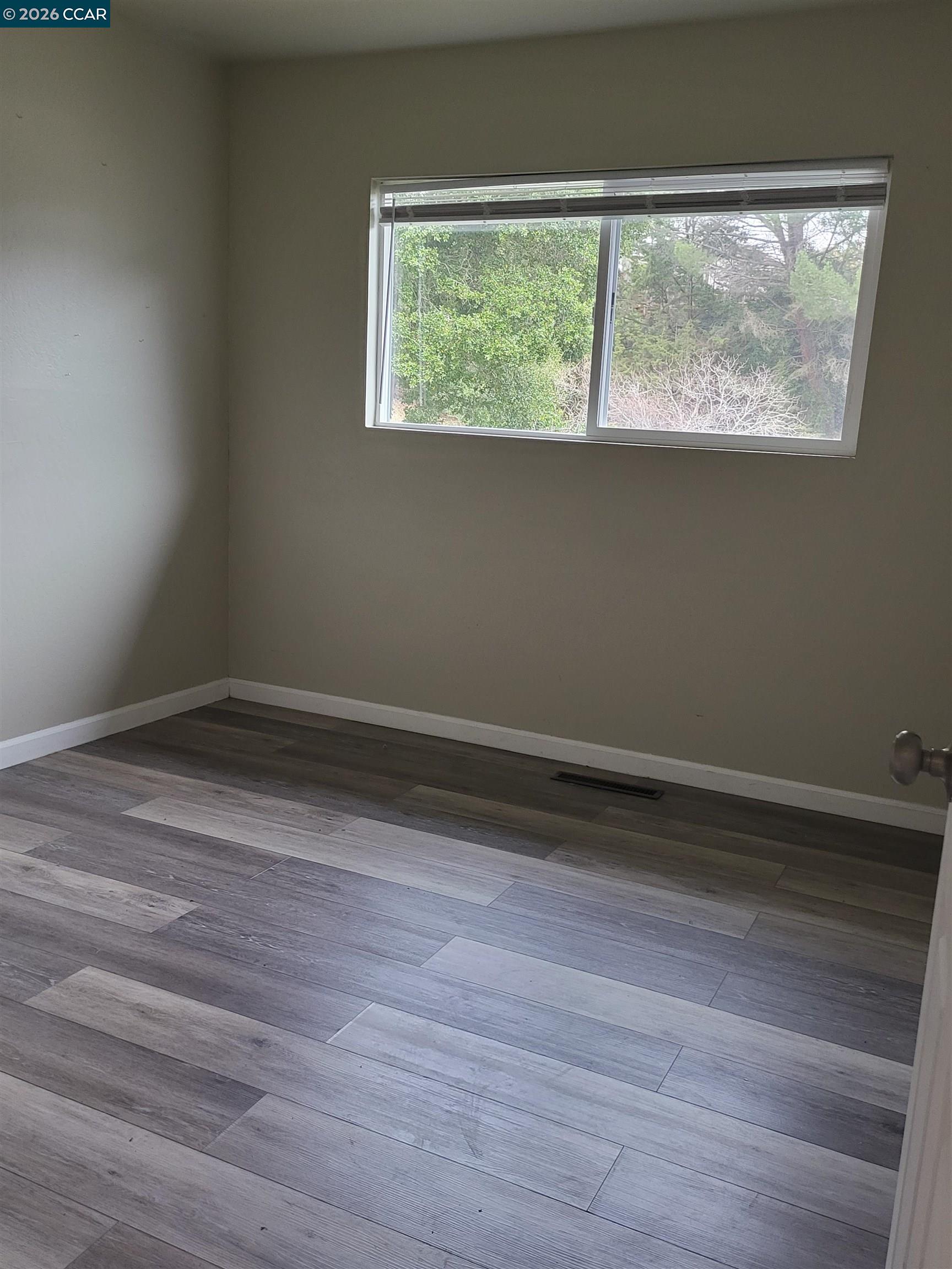 Detail Gallery Image 19 of 35 For 2420 Tomar Ct, Pinole,  CA 94564 - 3 Beds | 2/1 Baths