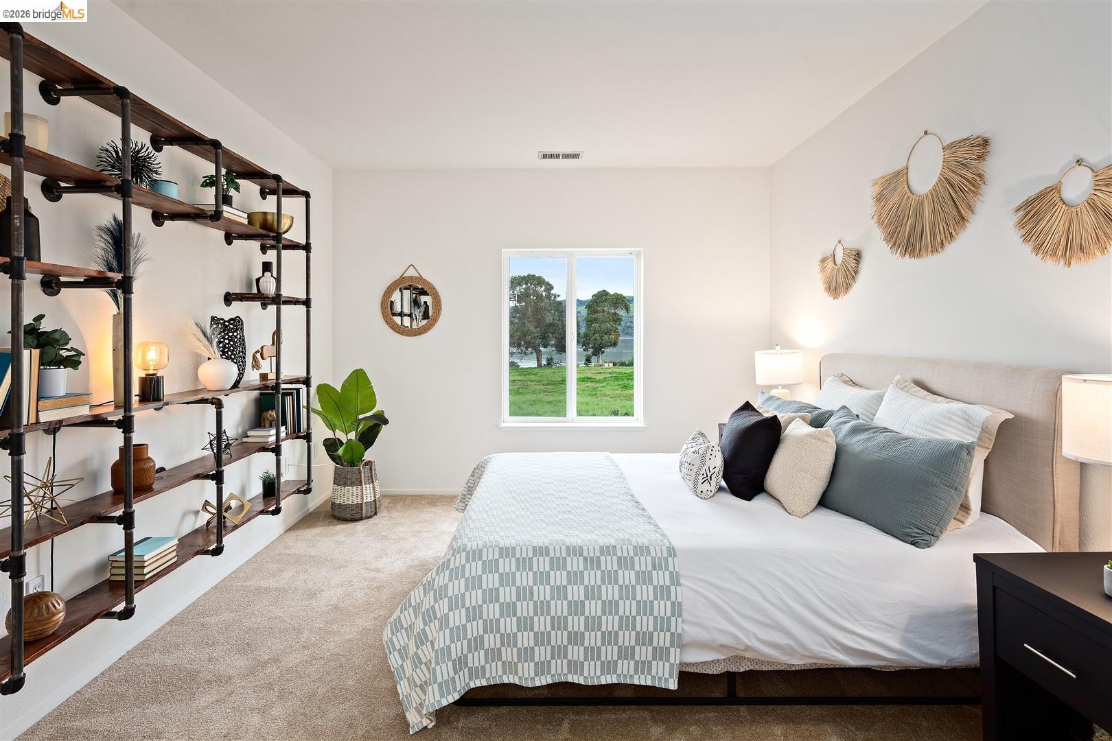 Detail Gallery Image 12 of 37 For 117 Shoal Dr, Vallejo,  CA 94591 - 3 Beds | 2/1 Baths