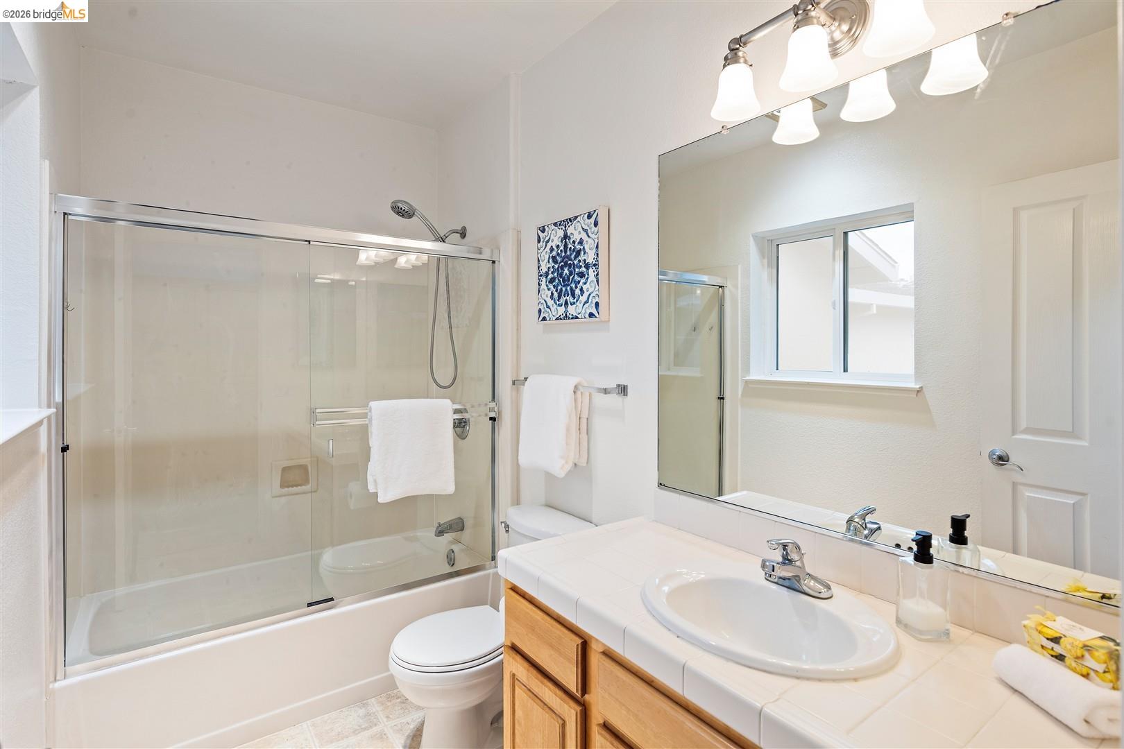 Detail Gallery Image 14 of 37 For 117 Shoal Dr, Vallejo,  CA 94591 - 3 Beds | 2/1 Baths