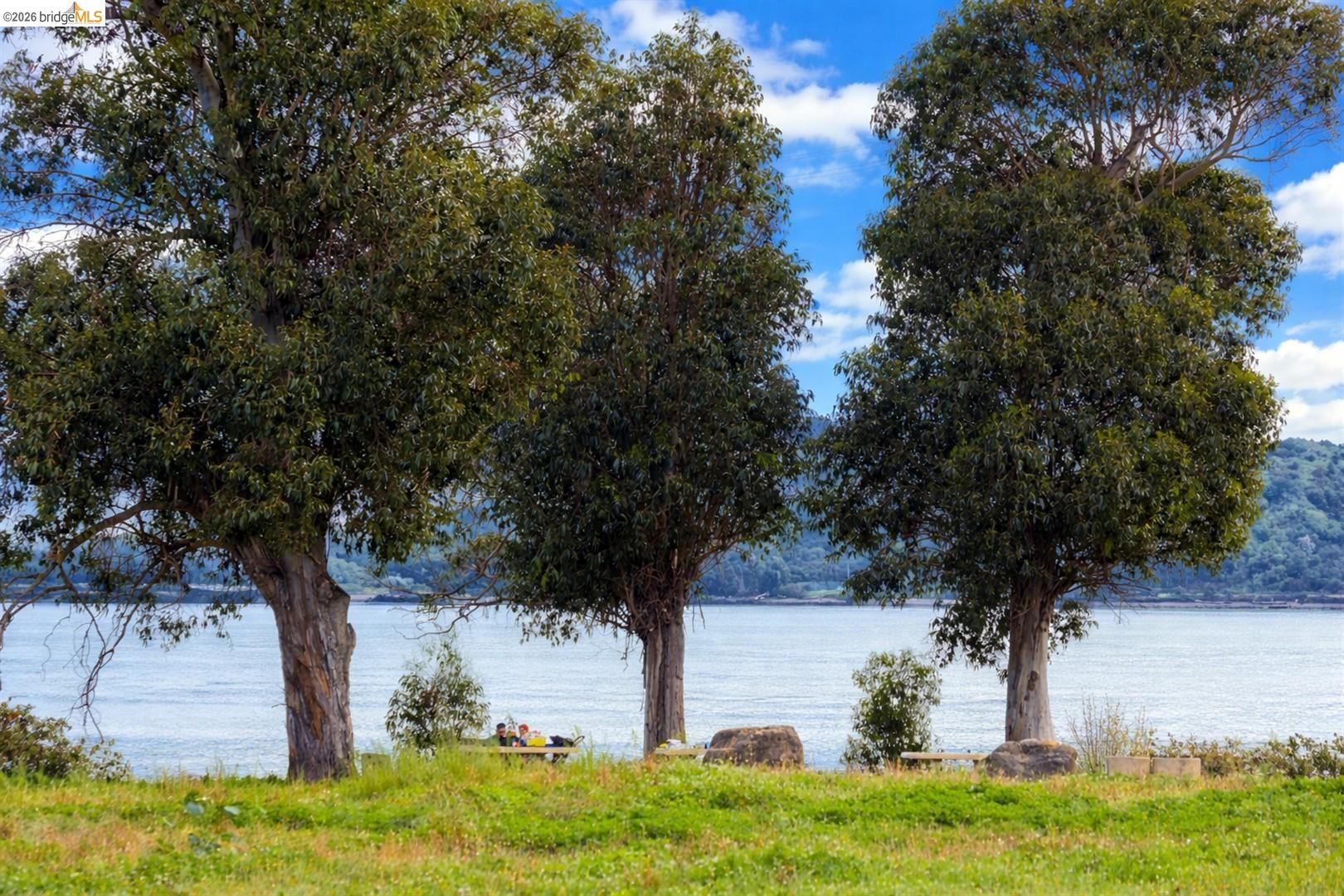 Detail Gallery Image 18 of 37 For 117 Shoal Dr, Vallejo,  CA 94591 - 3 Beds | 2/1 Baths