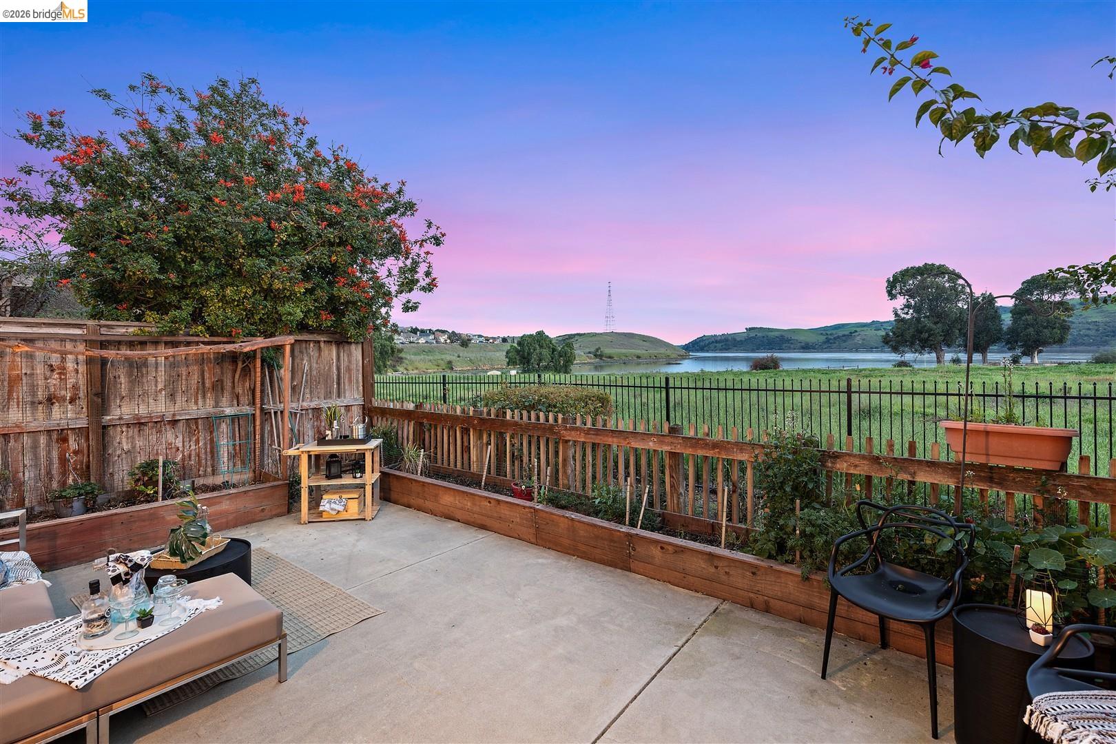 Detail Gallery Image 24 of 37 For 117 Shoal Dr, Vallejo,  CA 94591 - 3 Beds | 2/1 Baths