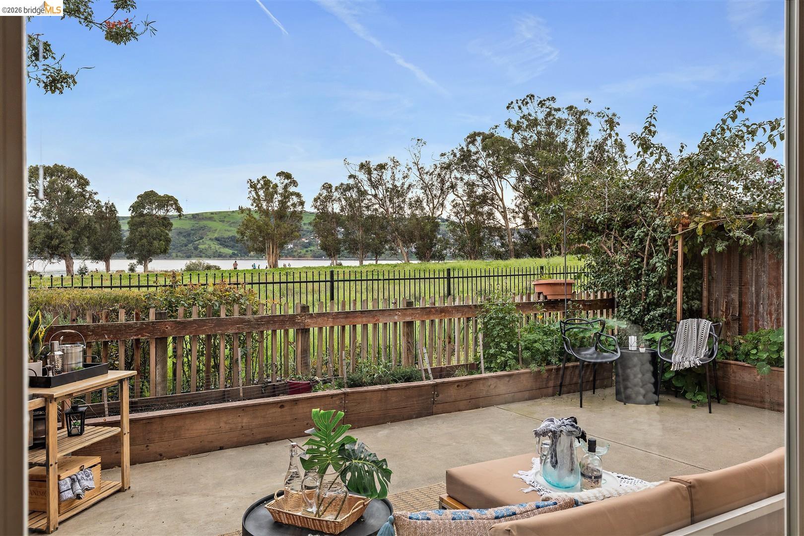 Detail Gallery Image 7 of 37 For 117 Shoal Dr, Vallejo,  CA 94591 - 3 Beds | 2/1 Baths