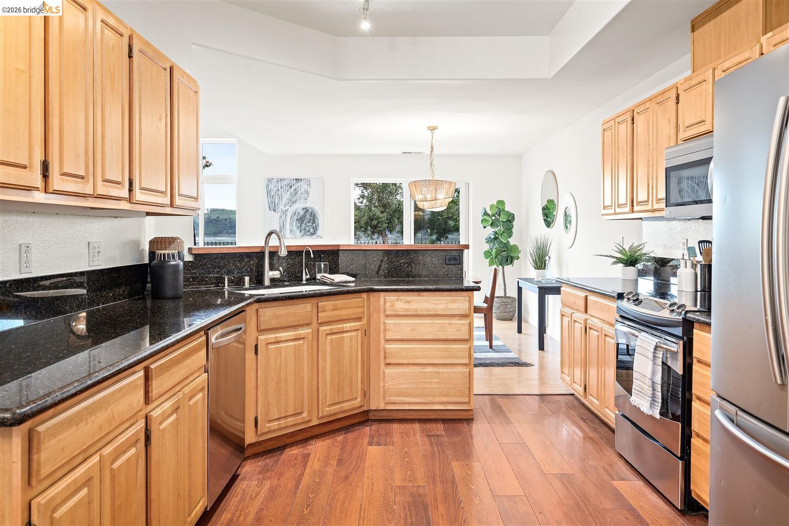 Detail Gallery Image 9 of 37 For 117 Shoal Dr, Vallejo,  CA 94591 - 3 Beds | 2/1 Baths