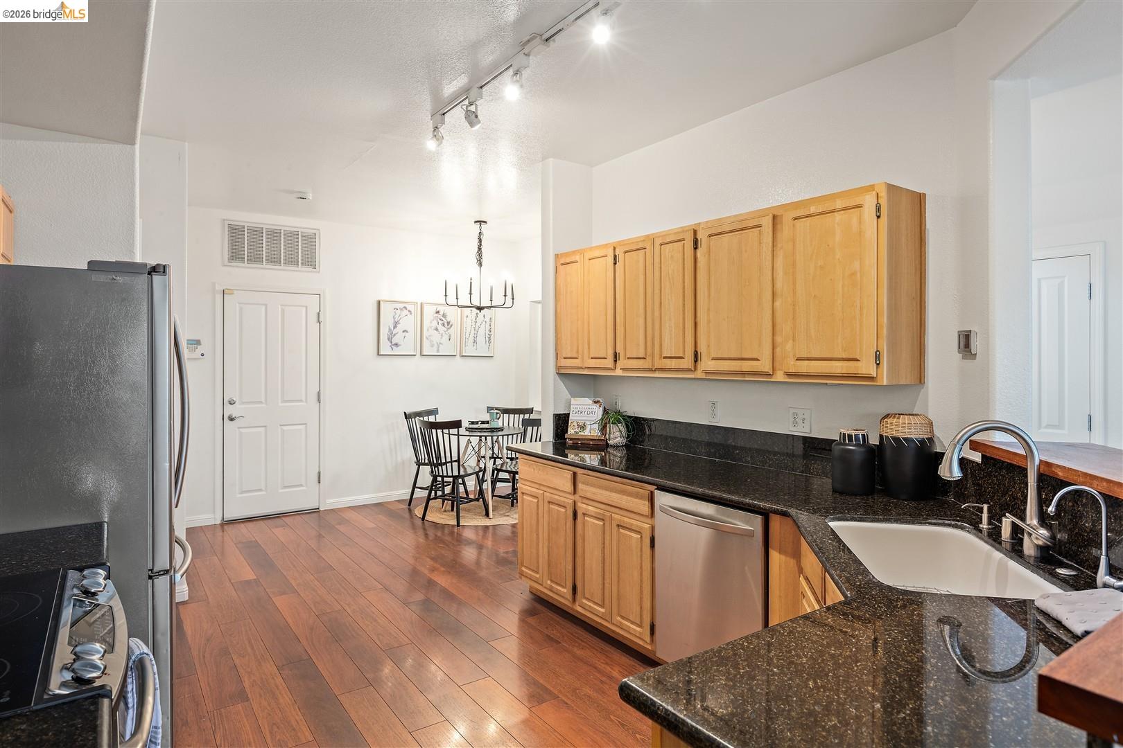 Detail Gallery Image 10 of 37 For 117 Shoal Dr, Vallejo,  CA 94591 - 3 Beds | 2/1 Baths