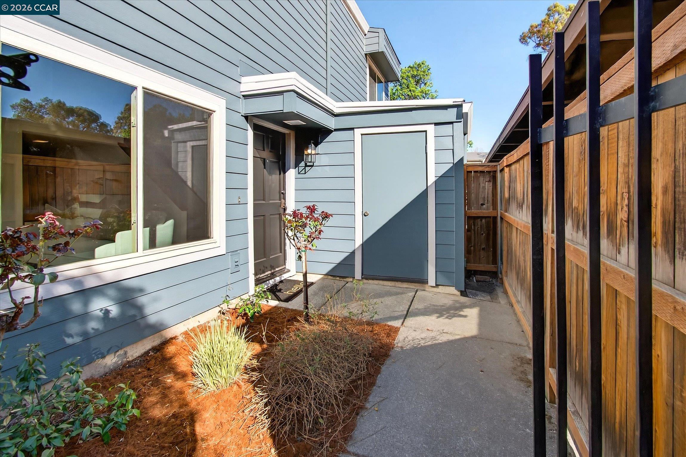 Photo #2: 41126261 Listing: Photo #2