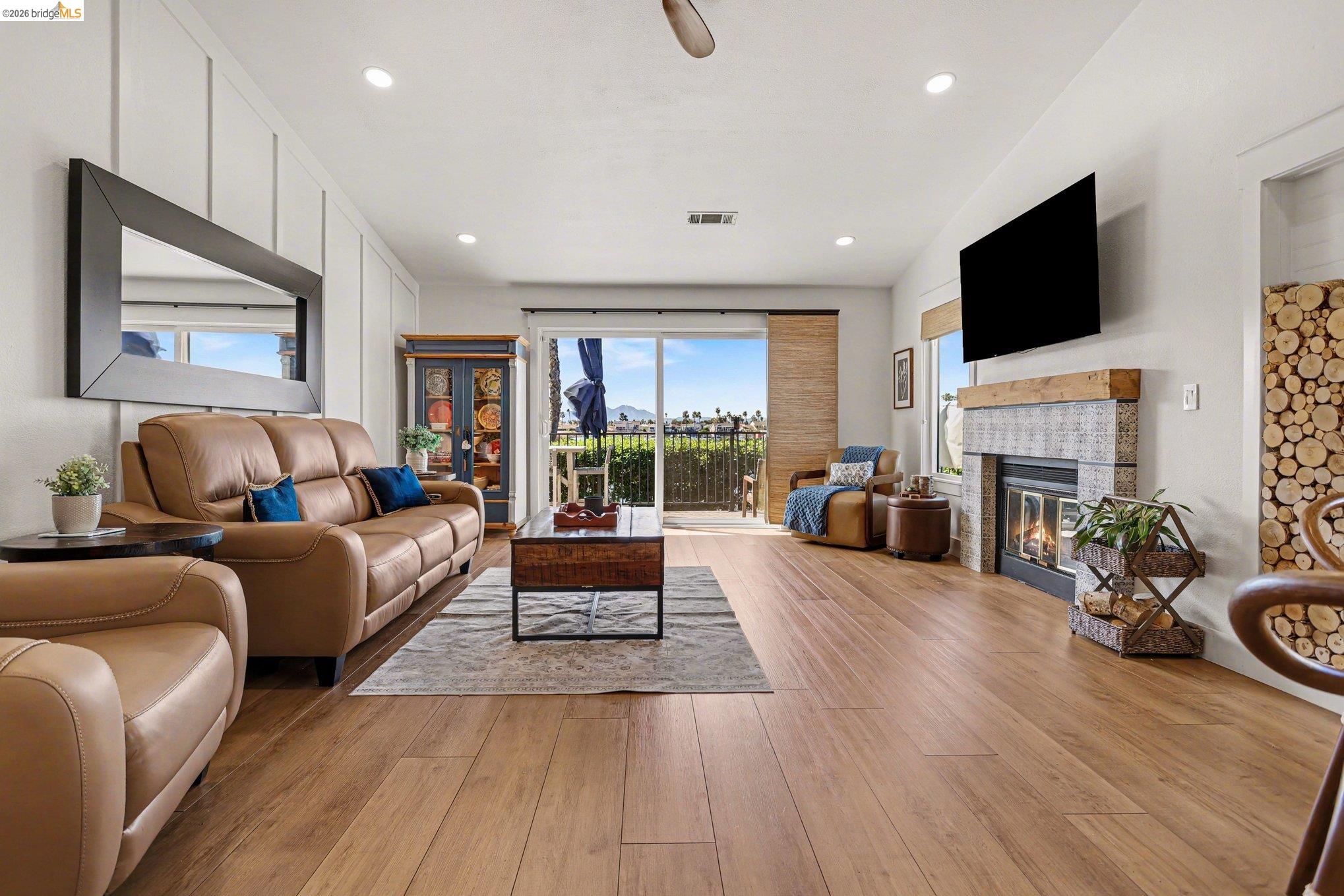 Detail Gallery Image 7 of 34 For 1550 Trawler St, Discovery Bay,  CA 94505 - 2 Beds | 2 Baths