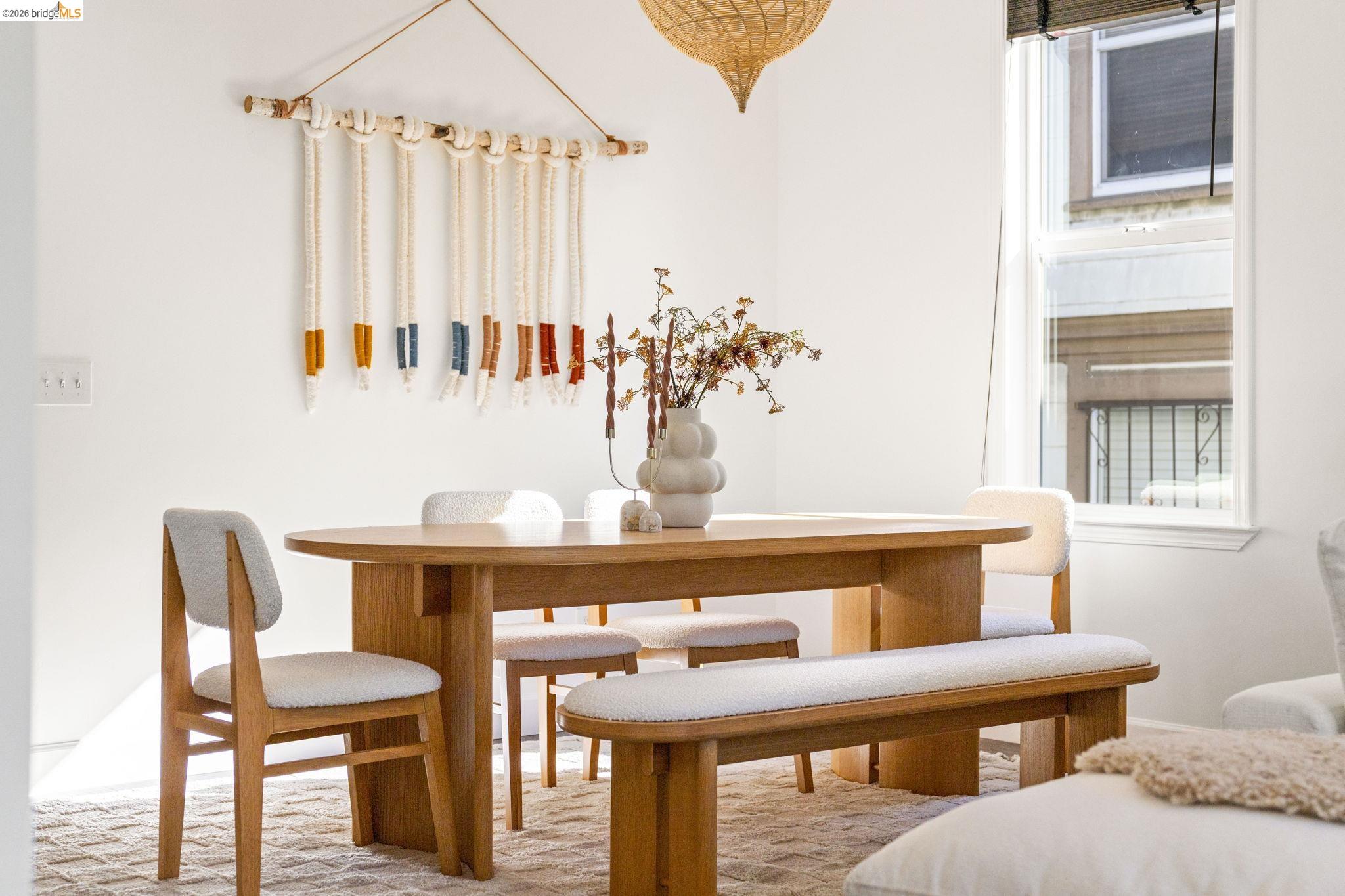 Detail Gallery Image 11 of 58 For 3322 Chestnut St, Oakland,  CA 94608 - 4 Beds | 2 Baths