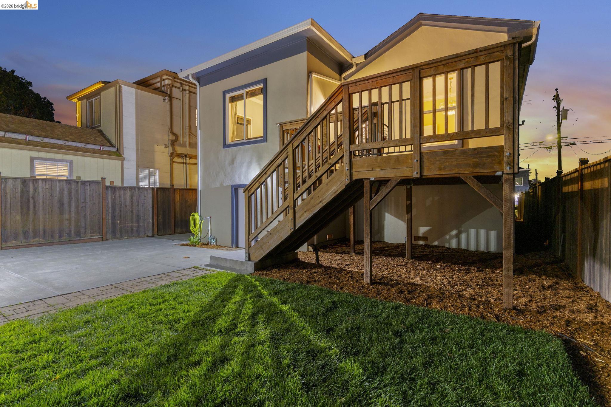 Detail Gallery Image 33 of 58 For 3322 Chestnut St, Oakland,  CA 94608 - 4 Beds | 2 Baths