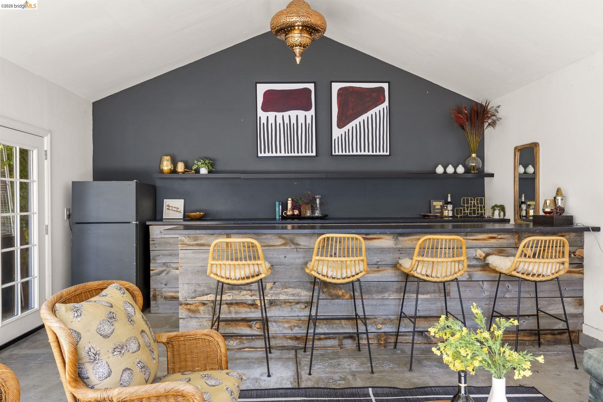 Detail Gallery Image 41 of 58 For 3322 Chestnut St, Oakland,  CA 94608 - 4 Beds | 2 Baths