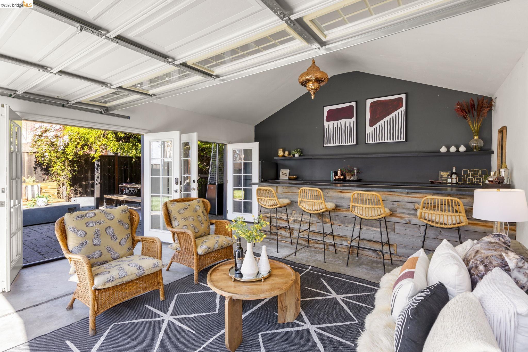 Detail Gallery Image 42 of 58 For 3322 Chestnut St, Oakland,  CA 94608 - 4 Beds | 2 Baths