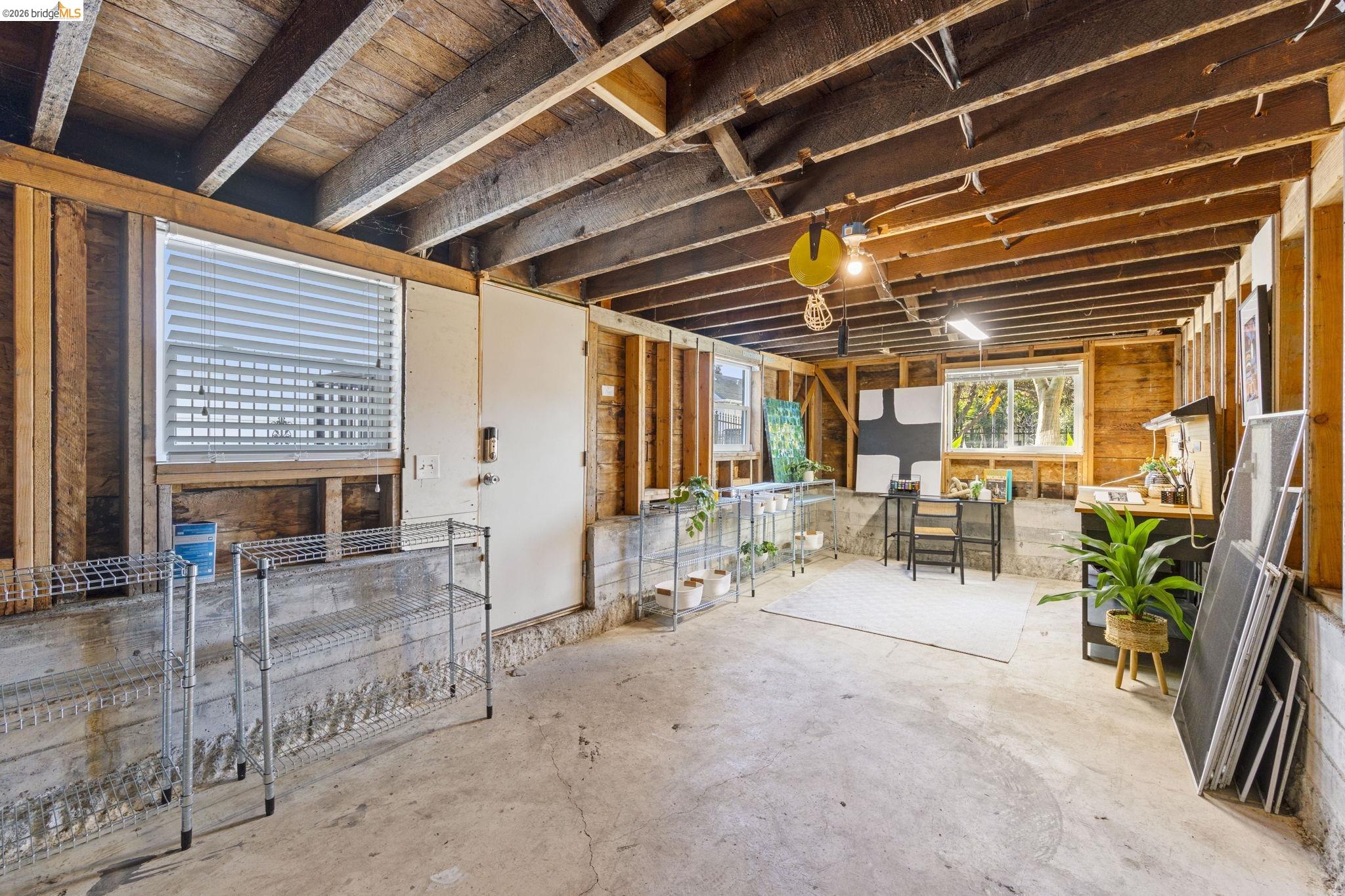 Detail Gallery Image 46 of 58 For 3322 Chestnut St, Oakland,  CA 94608 - 4 Beds | 2 Baths