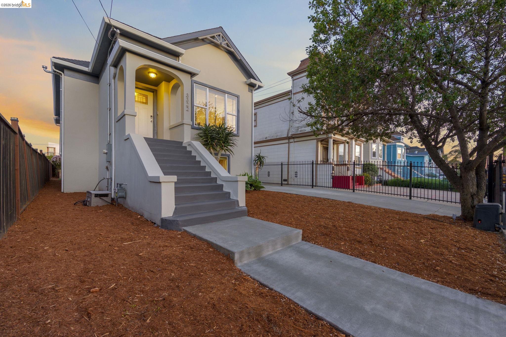 Detail Gallery Image 50 of 58 For 3322 Chestnut St, Oakland,  CA 94608 - 4 Beds | 2 Baths
