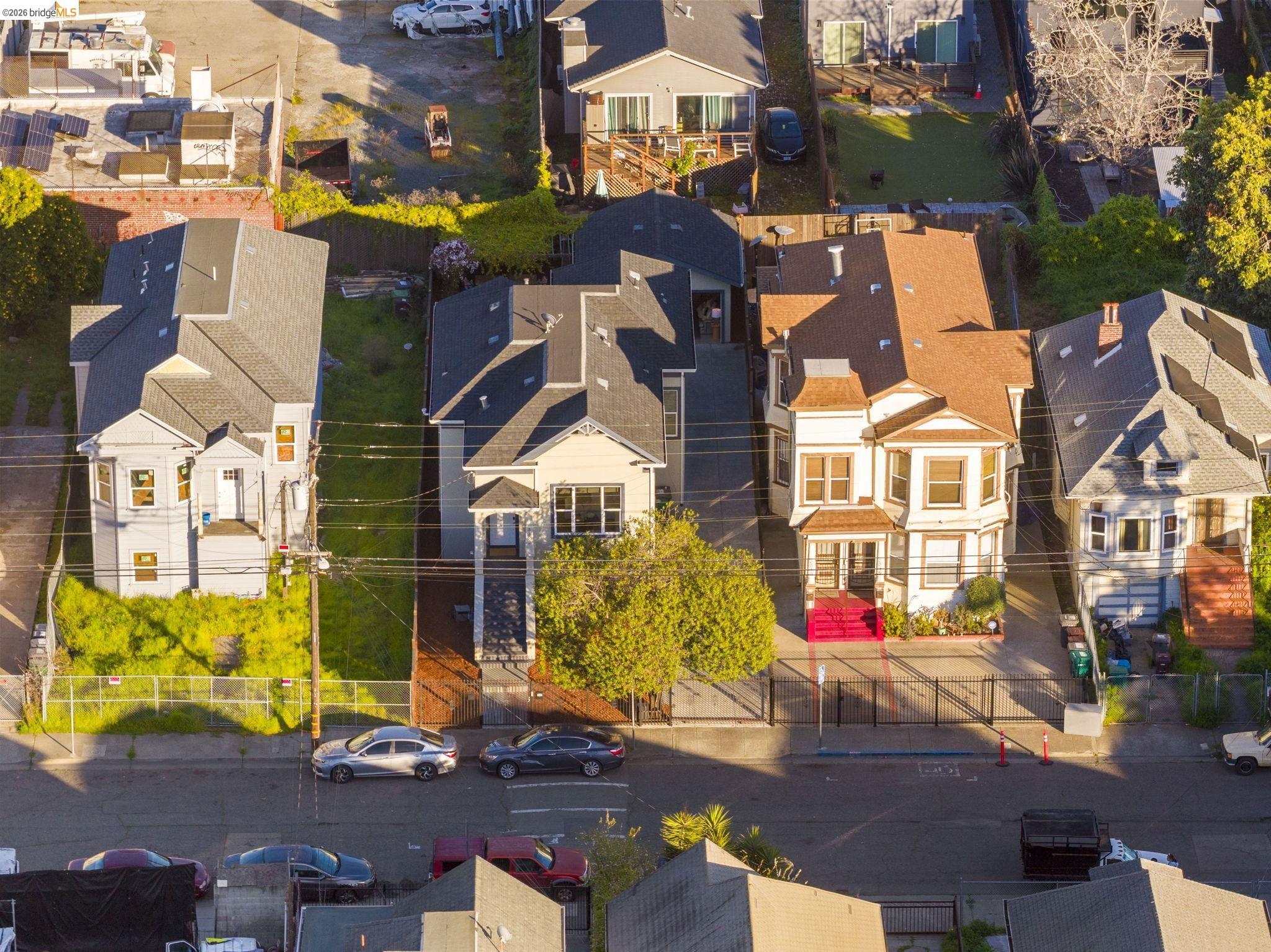 Detail Gallery Image 55 of 58 For 3322 Chestnut St, Oakland,  CA 94608 - 4 Beds | 2 Baths