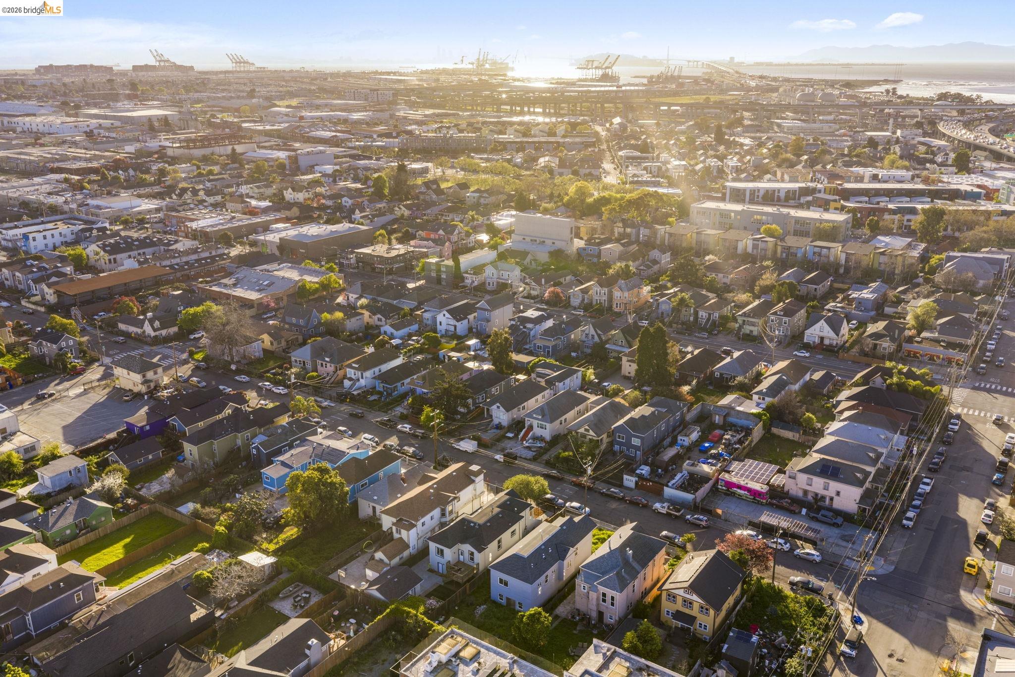 Detail Gallery Image 57 of 58 For 3322 Chestnut St, Oakland,  CA 94608 - 4 Beds | 2 Baths