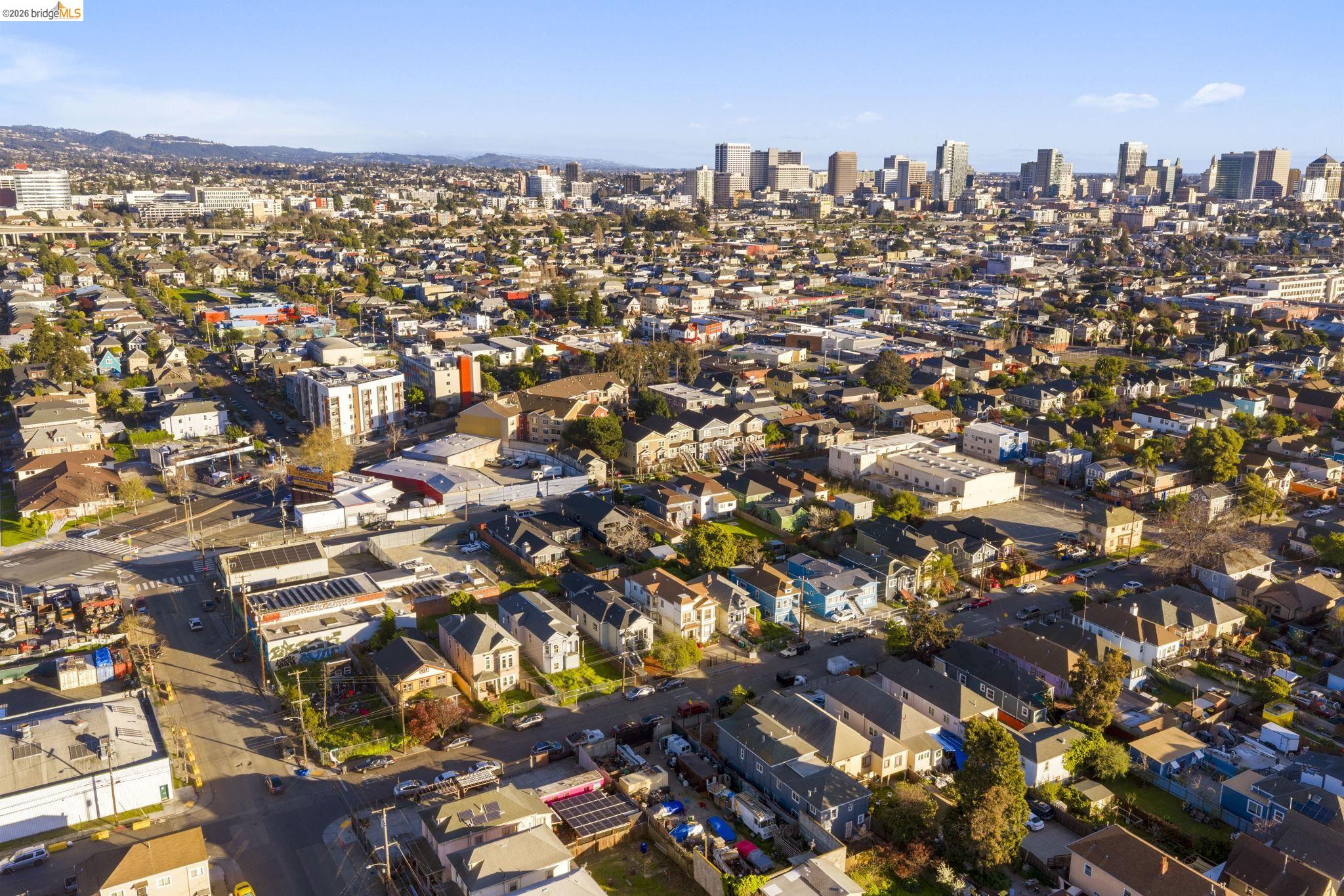 Detail Gallery Image 58 of 58 For 3322 Chestnut St, Oakland,  CA 94608 - 4 Beds | 2 Baths
